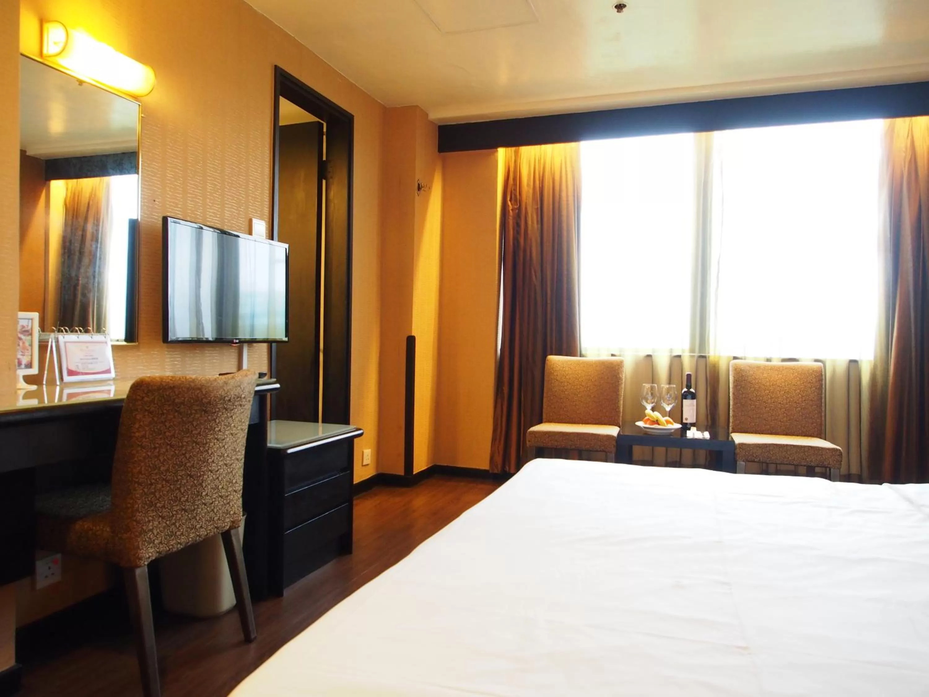 TV and multimedia, Bed in Best Western Plus Tsim Sha Tsui