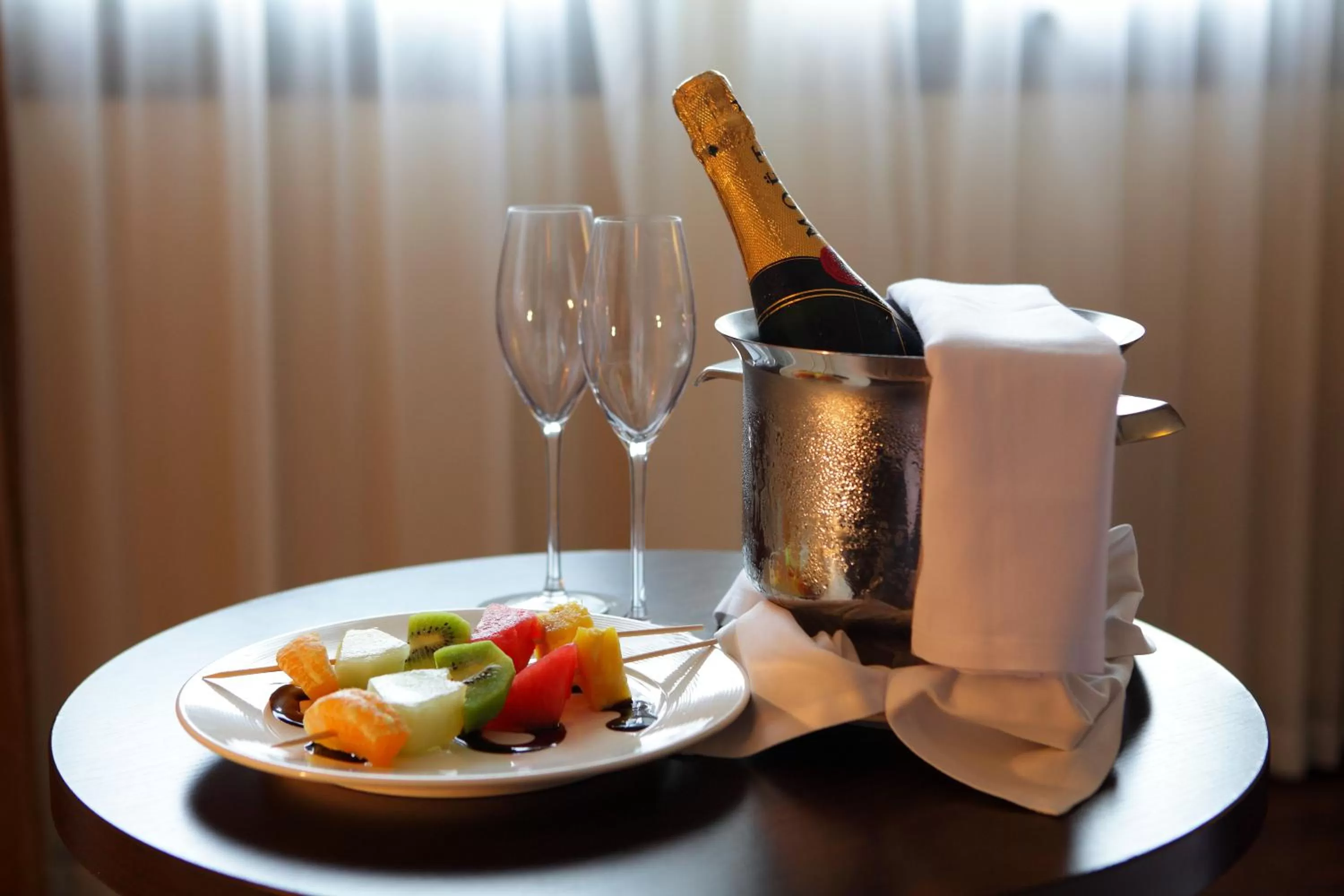 Food and drinks in Aparthotel Attica 21 Vallés