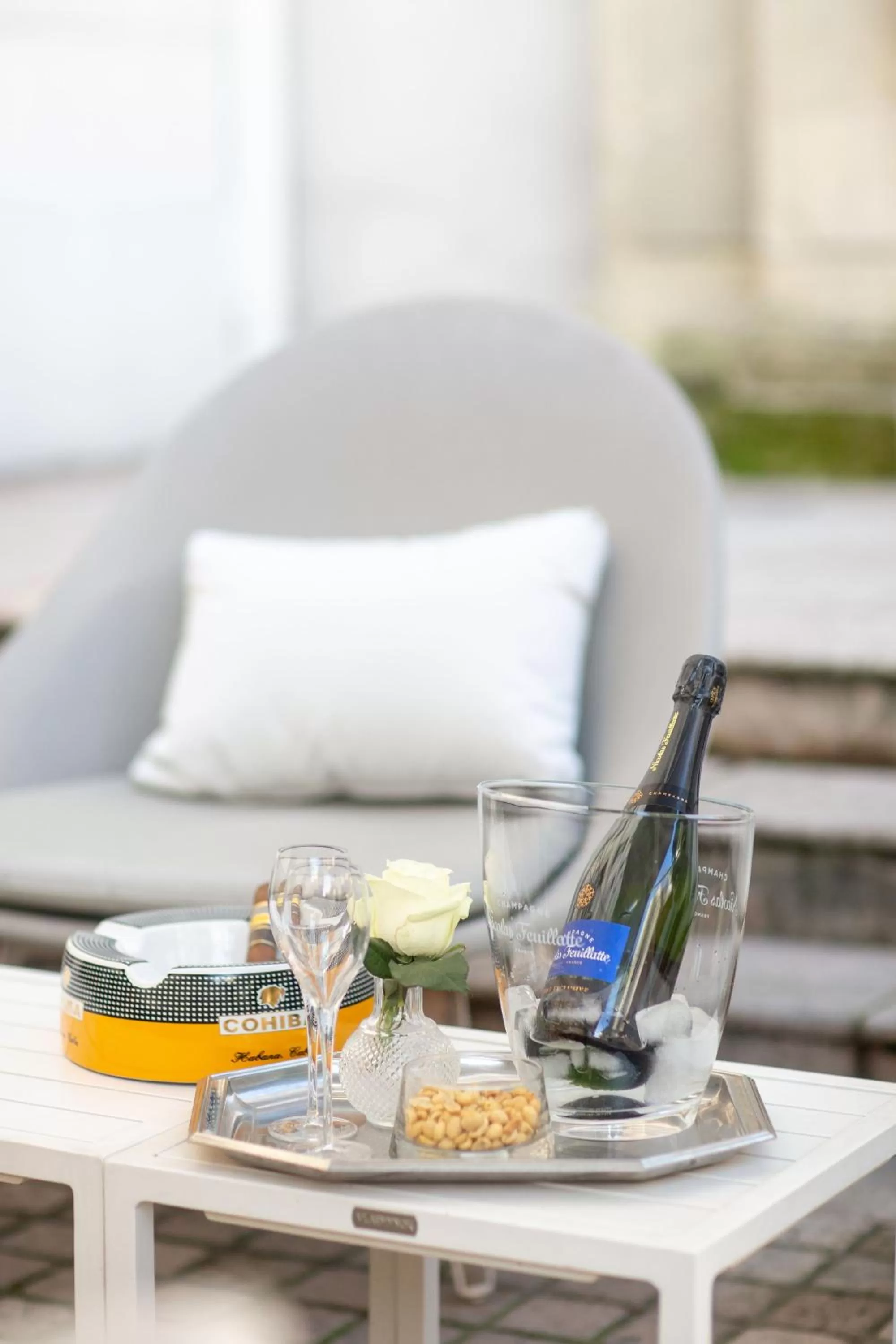 Patio in Hôtel Pavillon Bastille