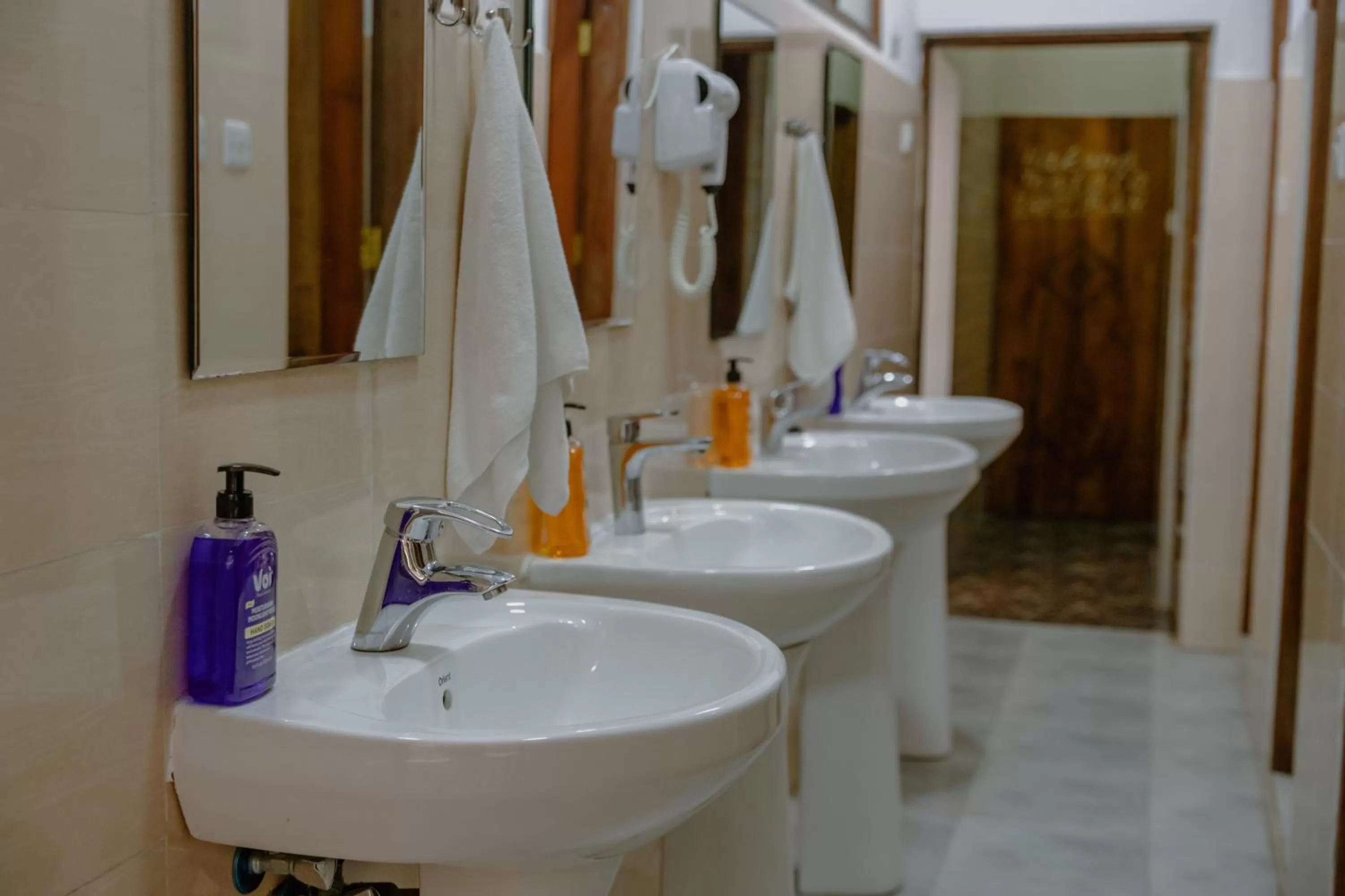 Standard Twin Room in Shoki Shoki Hotel Stone Town