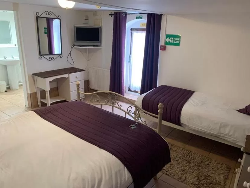 Bed in Abbots Mead Hotel