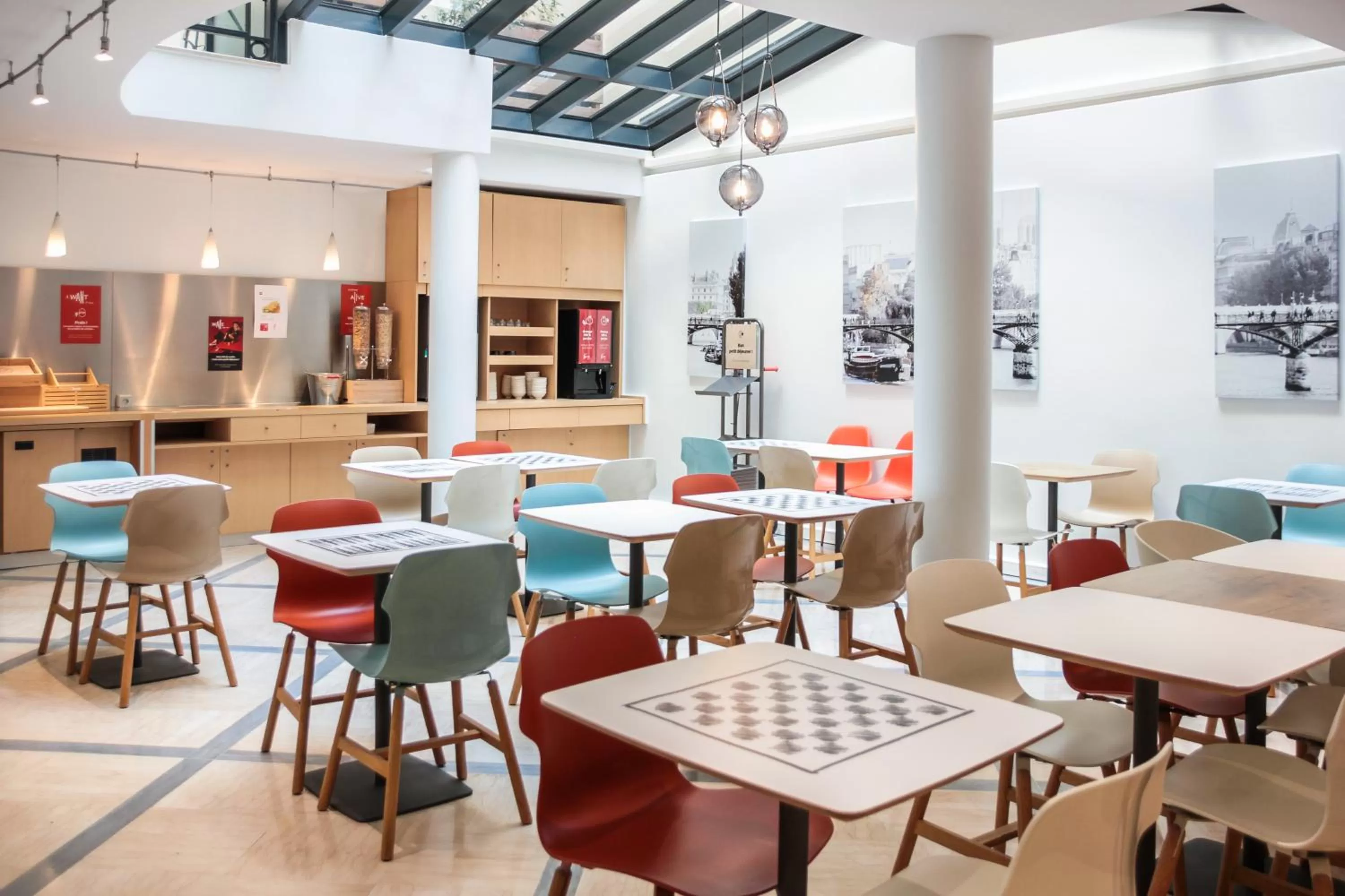 Restaurant/places to eat in ibis Paris Opera La Fayette