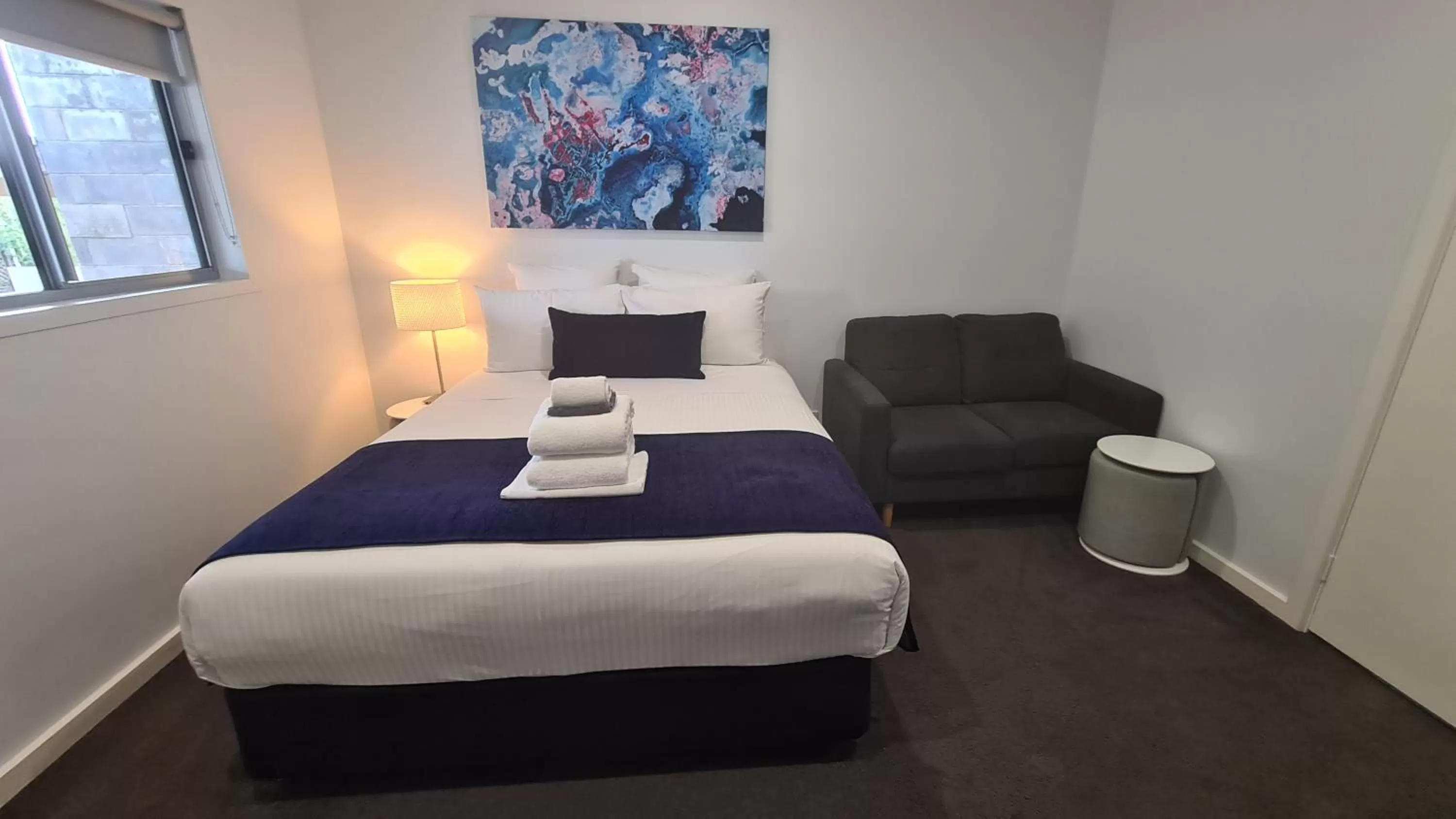 Bed in The Avenue Inn