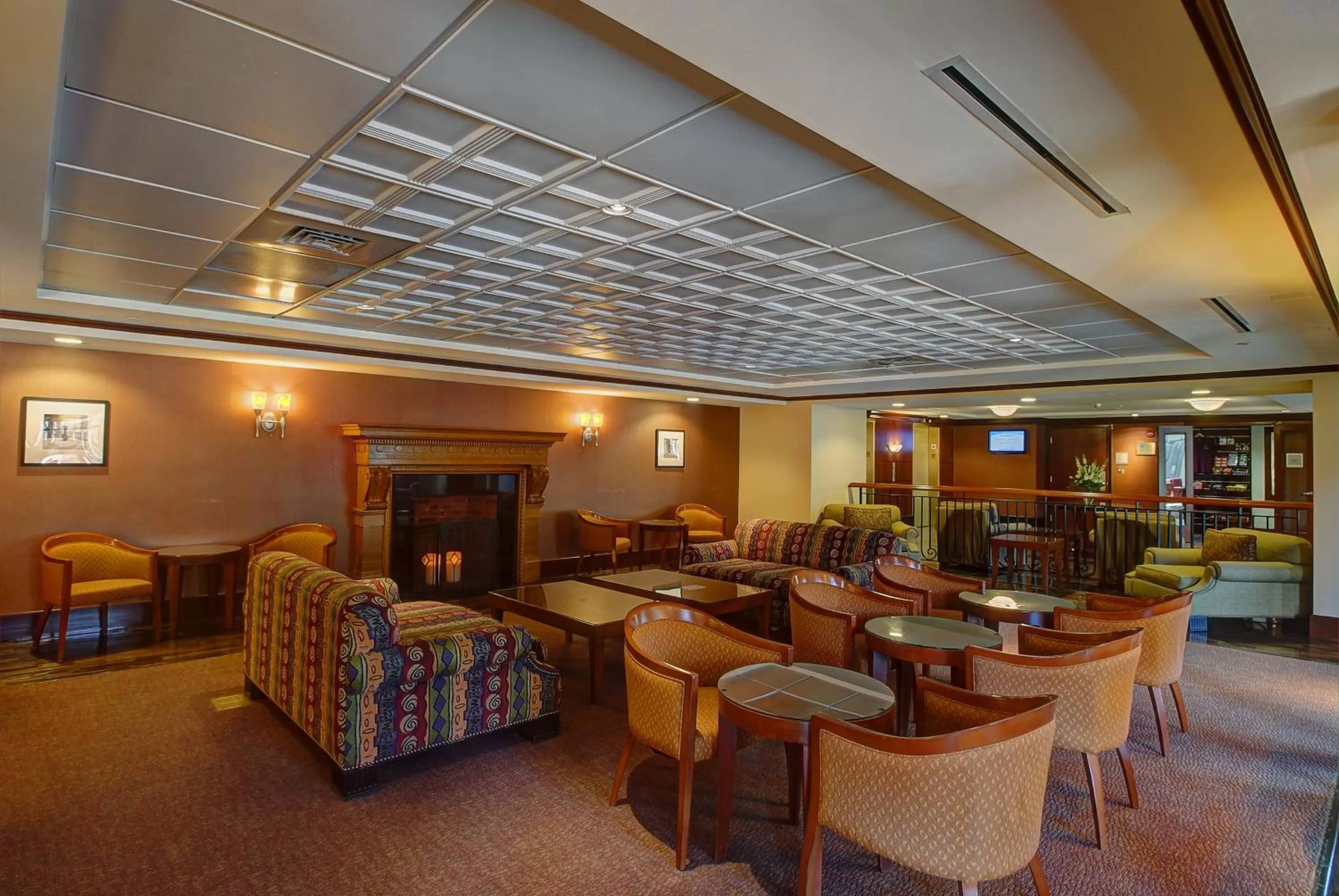 Communal lounge/ TV room in Wellsworth Hotel