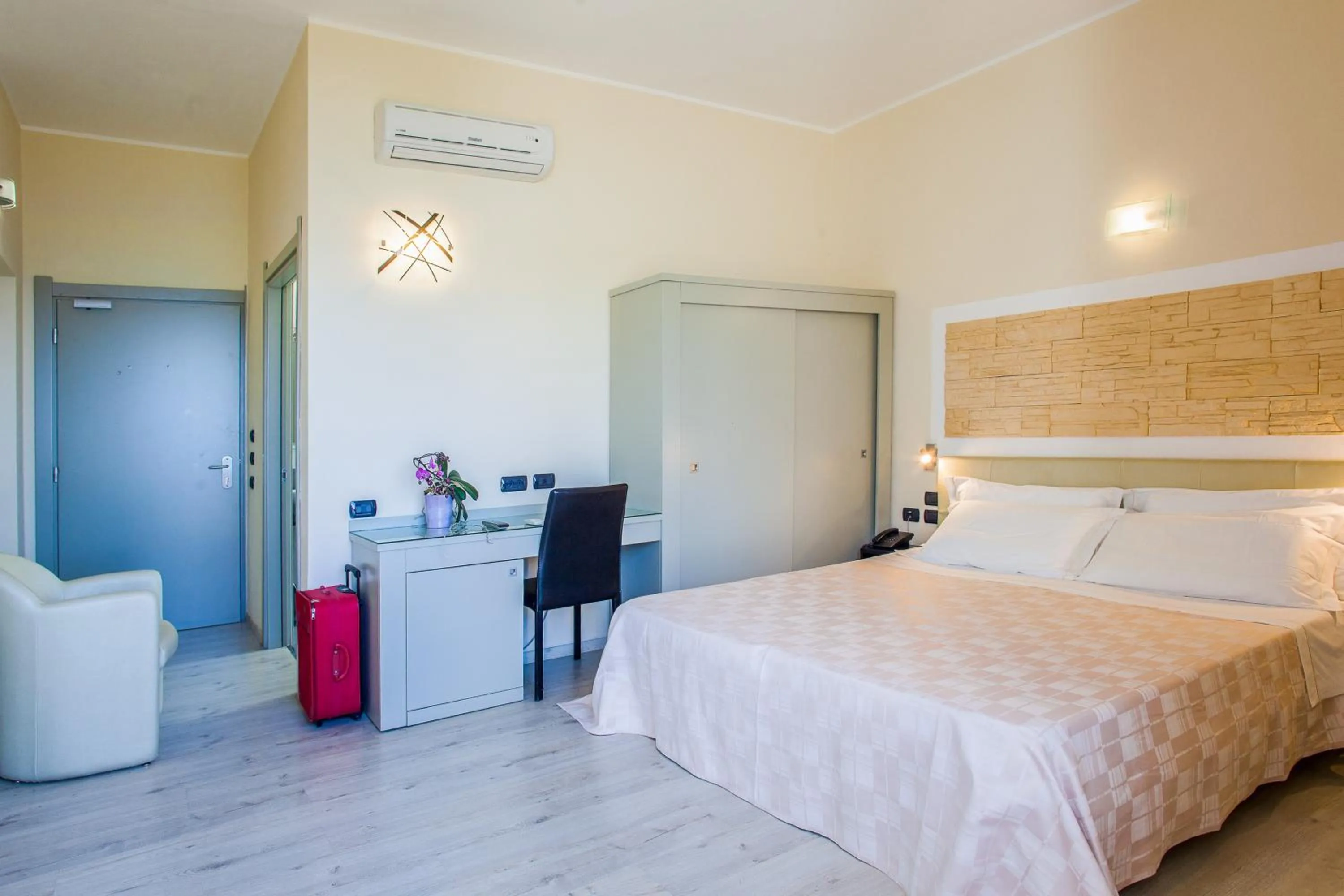 Photo of the whole room, Bed in Hotel Calamosca