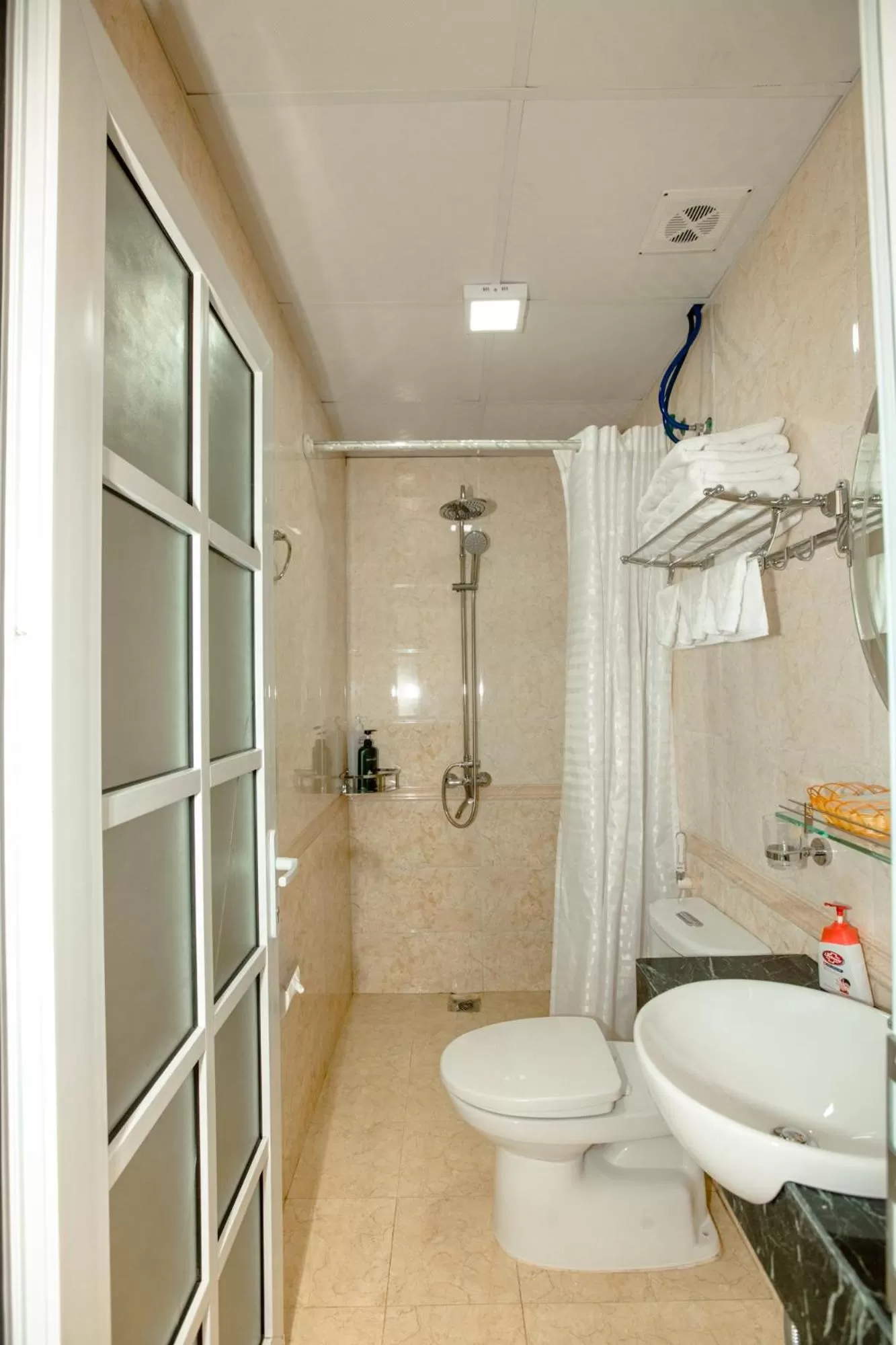 HaLong Starlight Inn & Travel