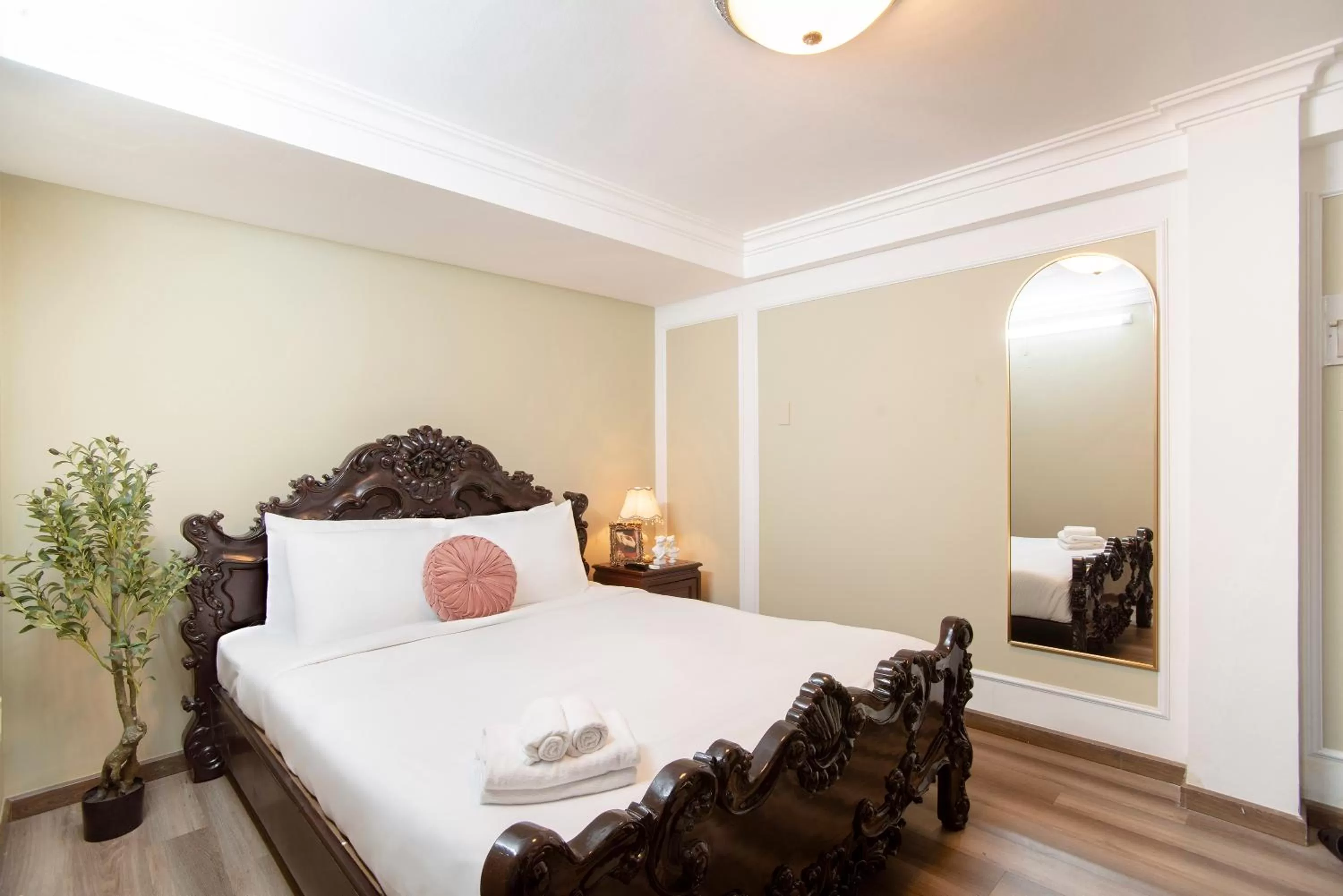 Bed in SAZI BEN THANH Hotel HCM