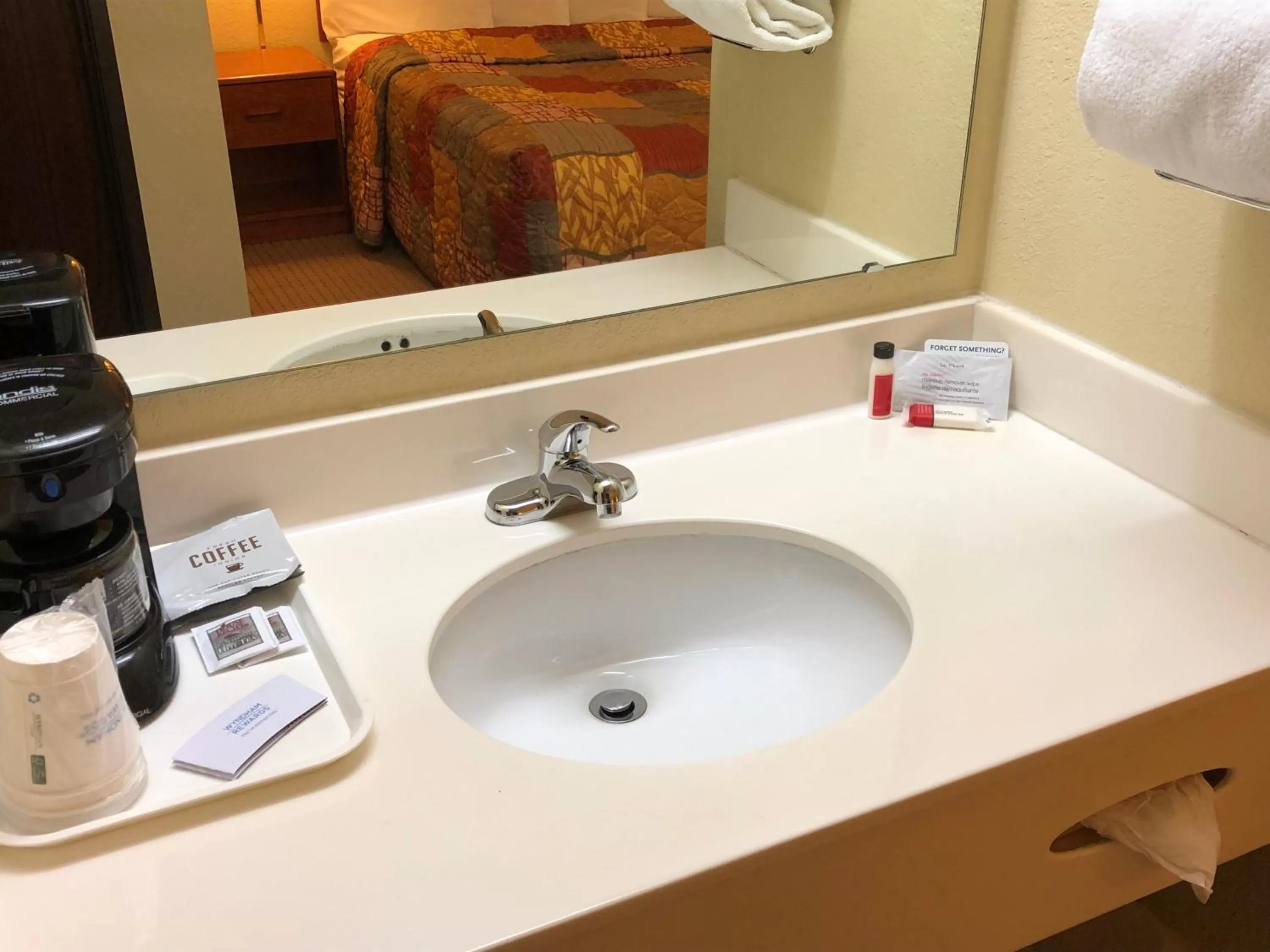 Days Inn by Wyndham Iron Mountain