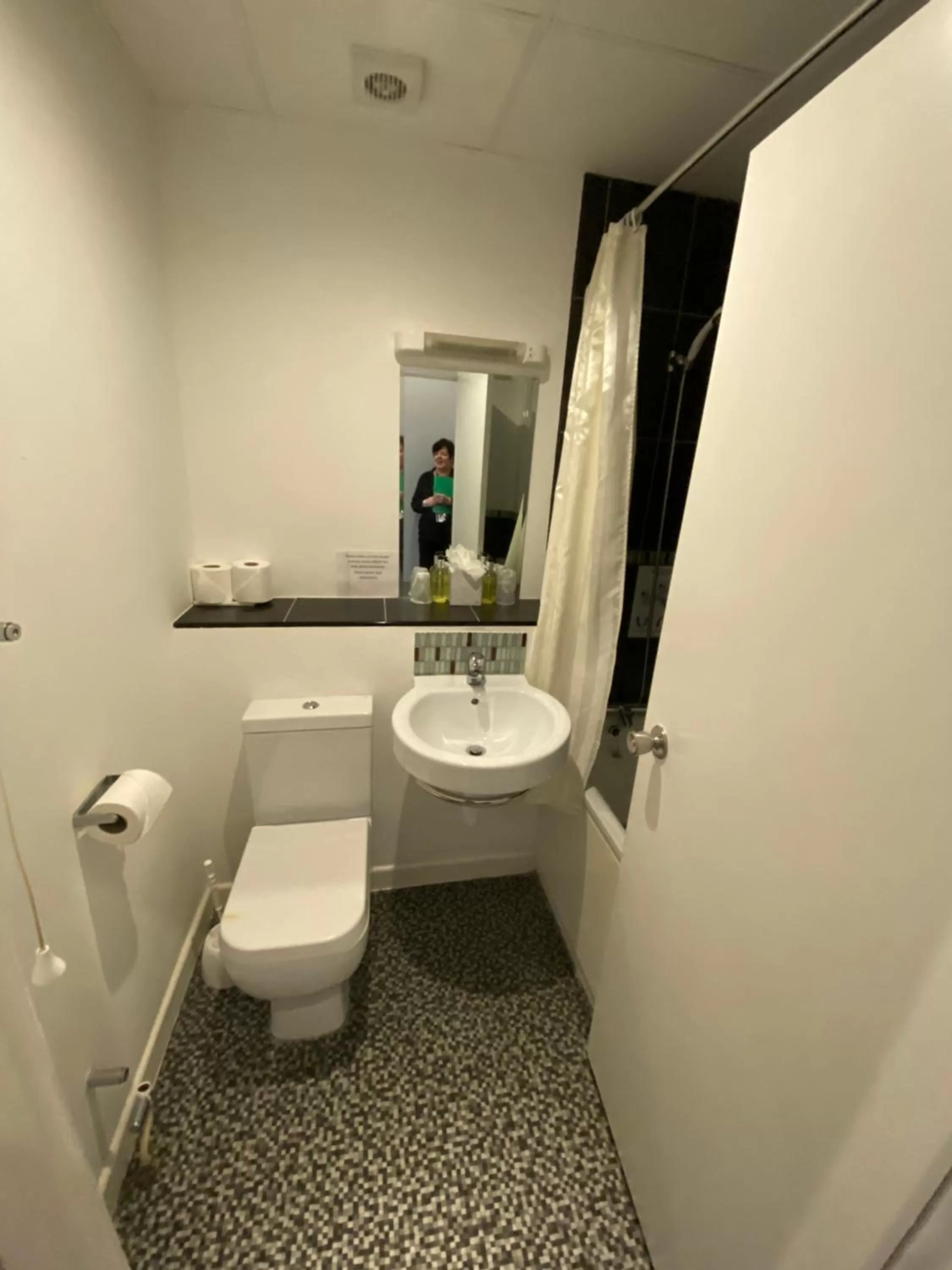 Bathroom in Cottonwood Boutique