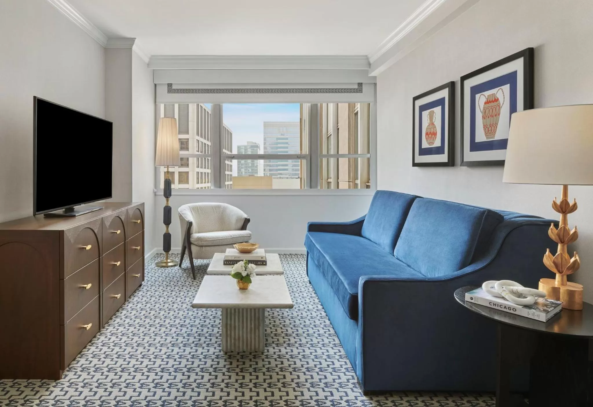 Bedroom in InterContinental Chicago Magnificent Mile by IHG