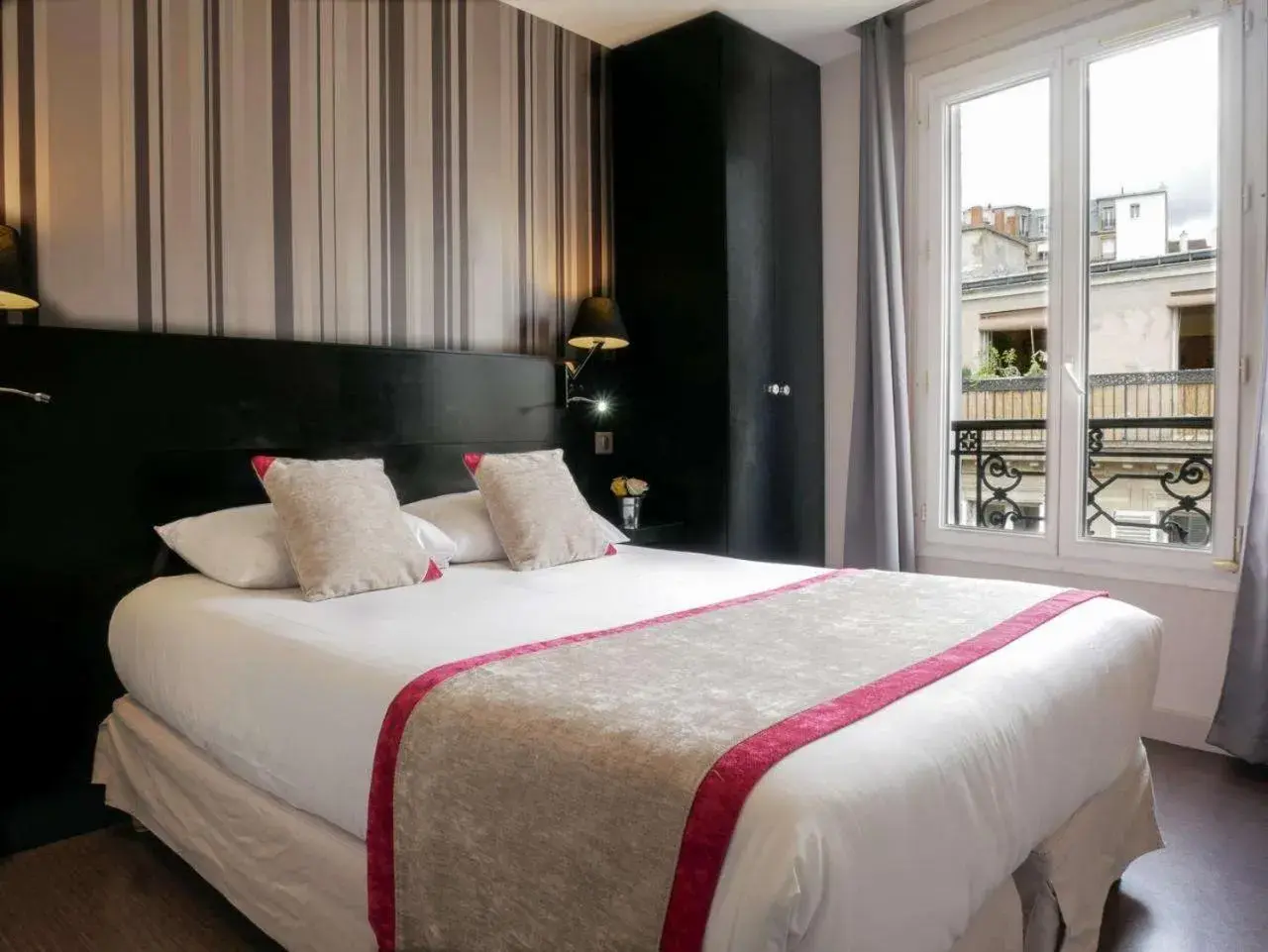 Double Room with Private Bathroom in Bonséjour Montmartre Double Room with Private Bathroom in Bonséjour Montmartre
