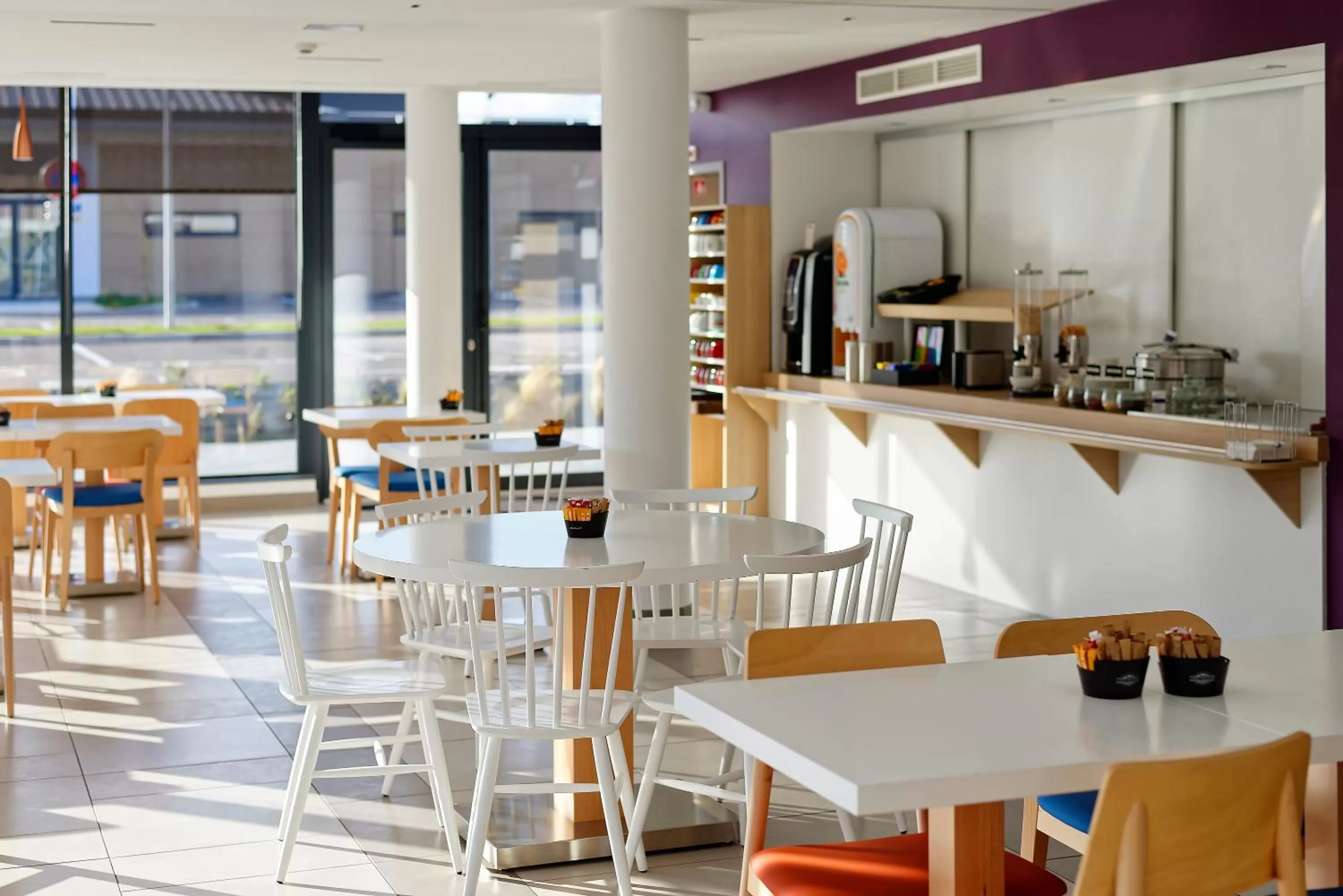 Restaurant/places to eat in Hôtel AKENA Besançon