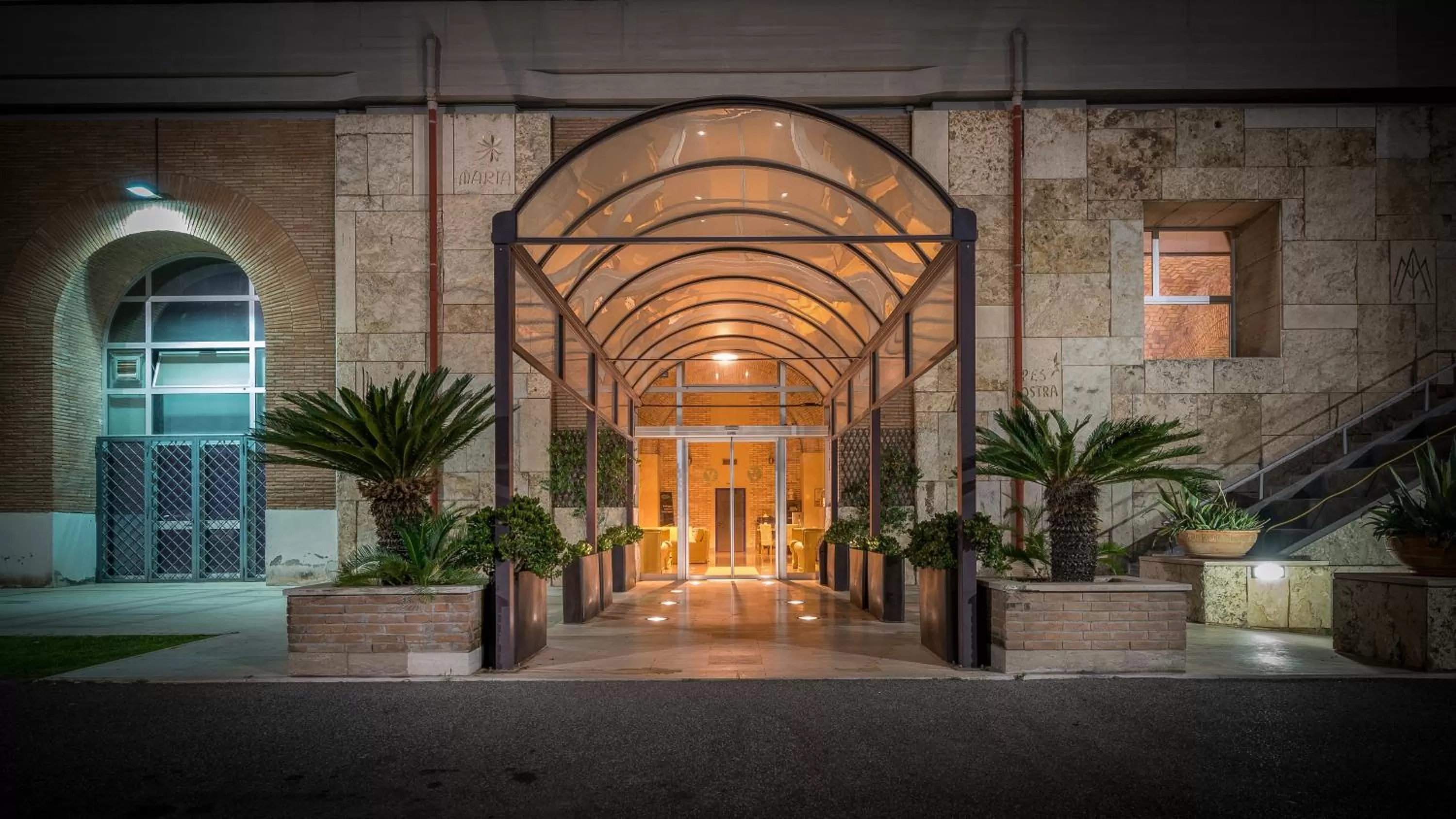 Facade/entrance in Hotel Villa Eur