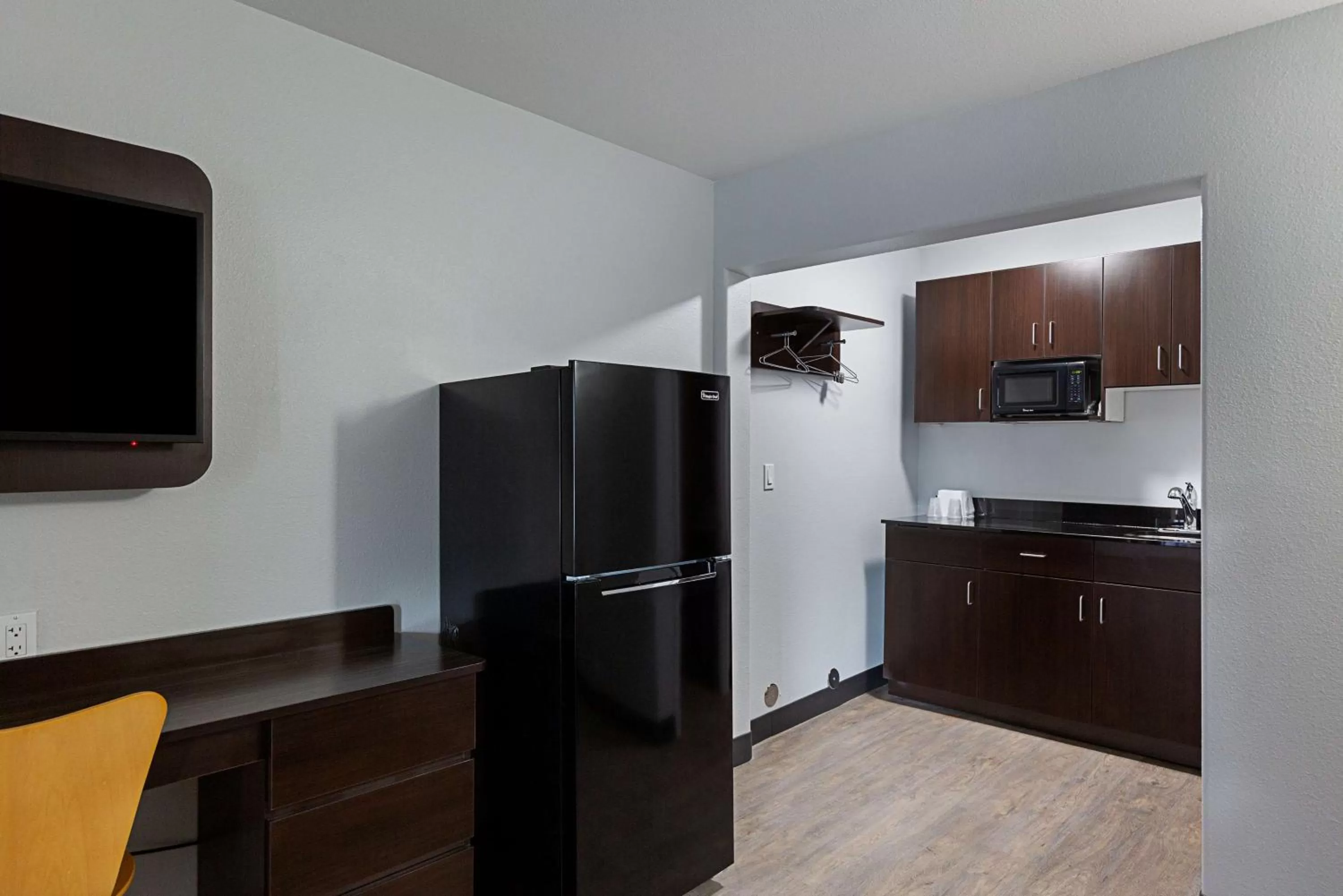 Kitchen or kitchenette in Motel 6-Show Low, AZ