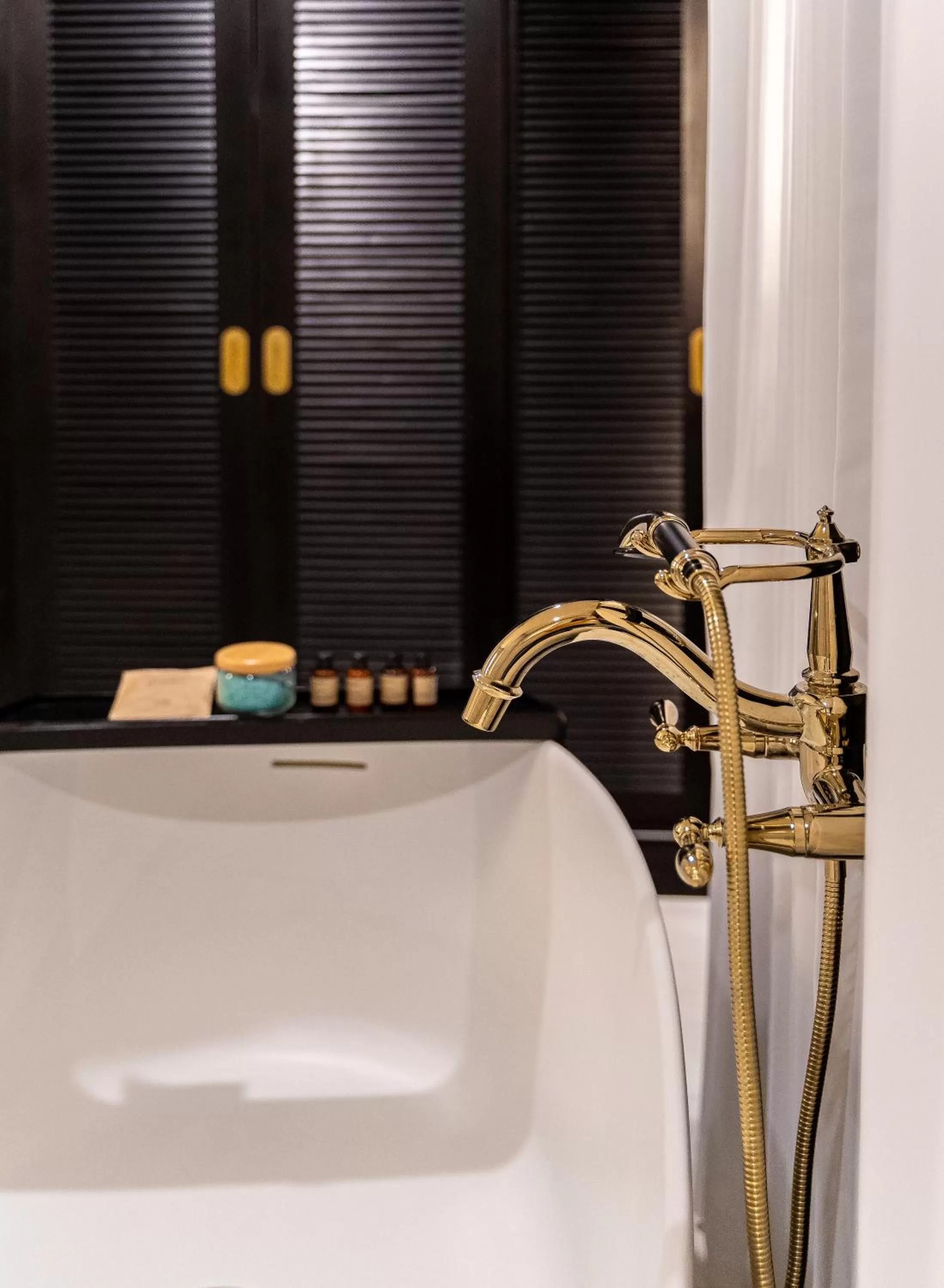 Bath in Potique Hotel