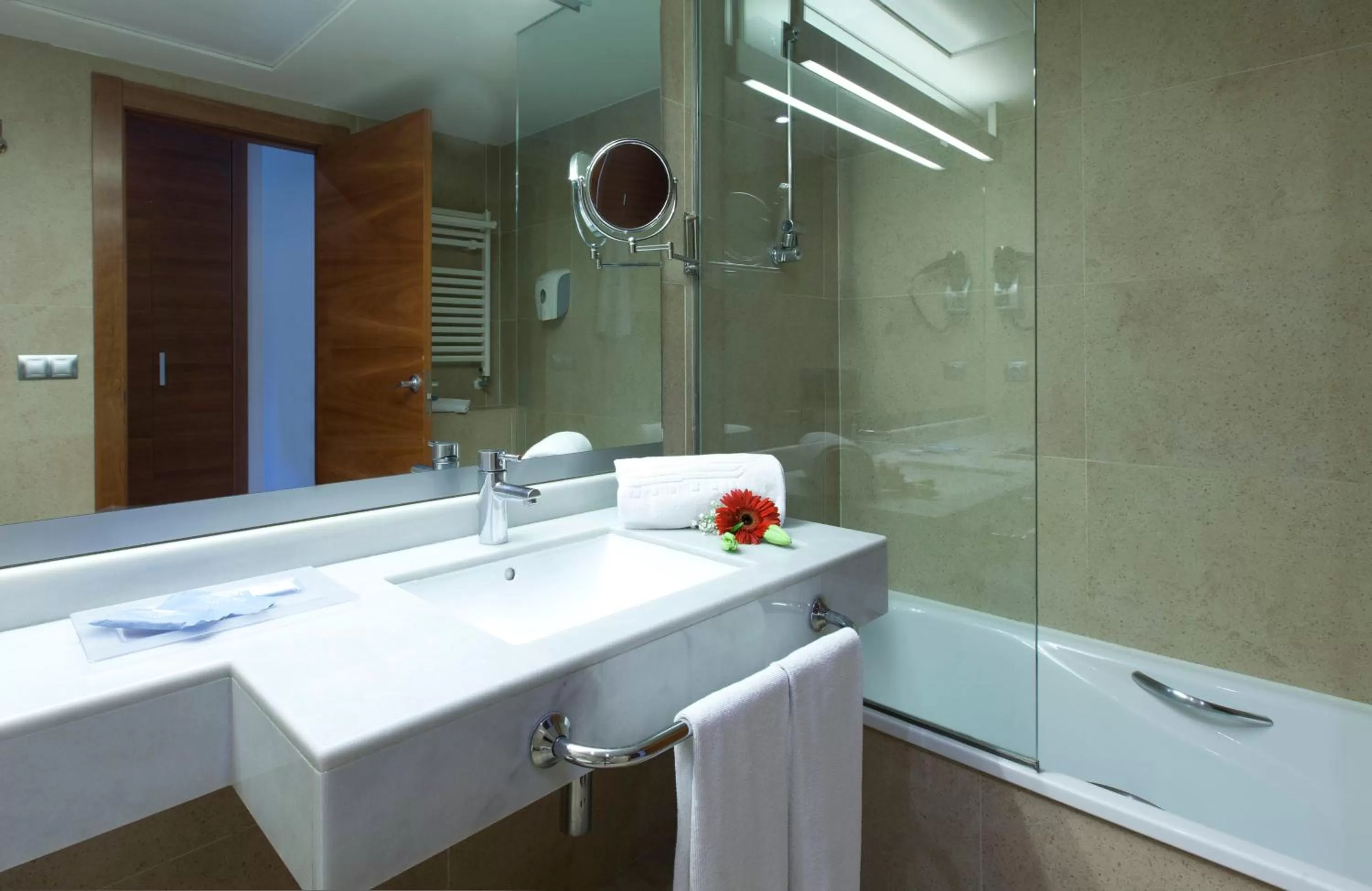 Bathroom in Hotel Deloix 4* Sup