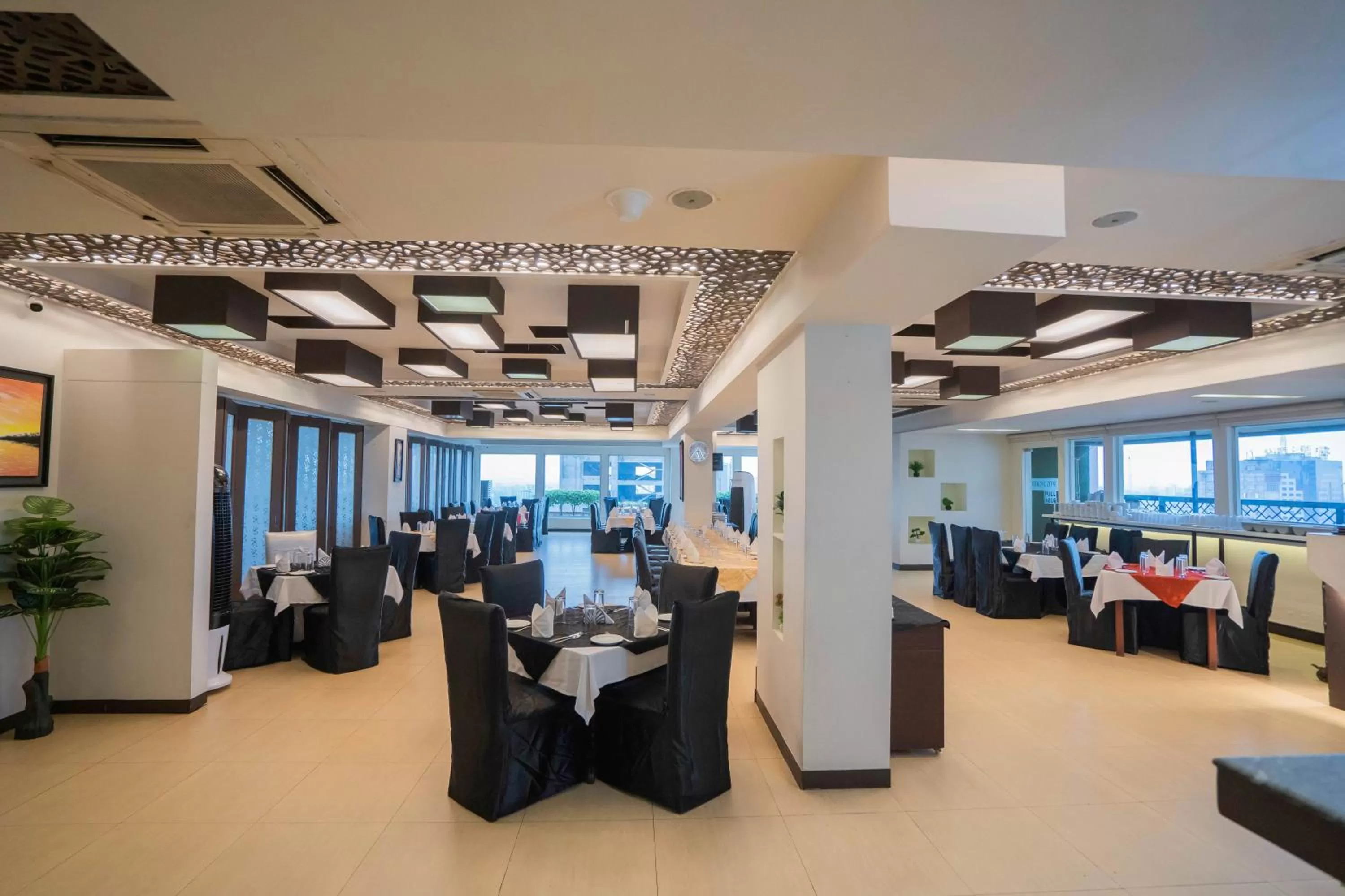 Restaurant/places to eat, Banquet Facilities in Central Inn Dhaka City Centre