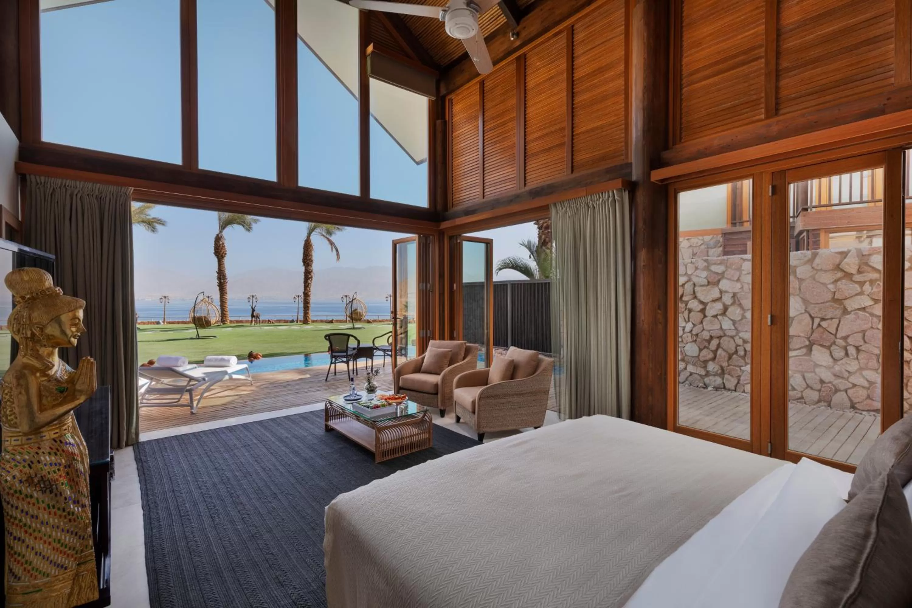 Bed in Herbert Samuel Royal Shangri-La Eilat