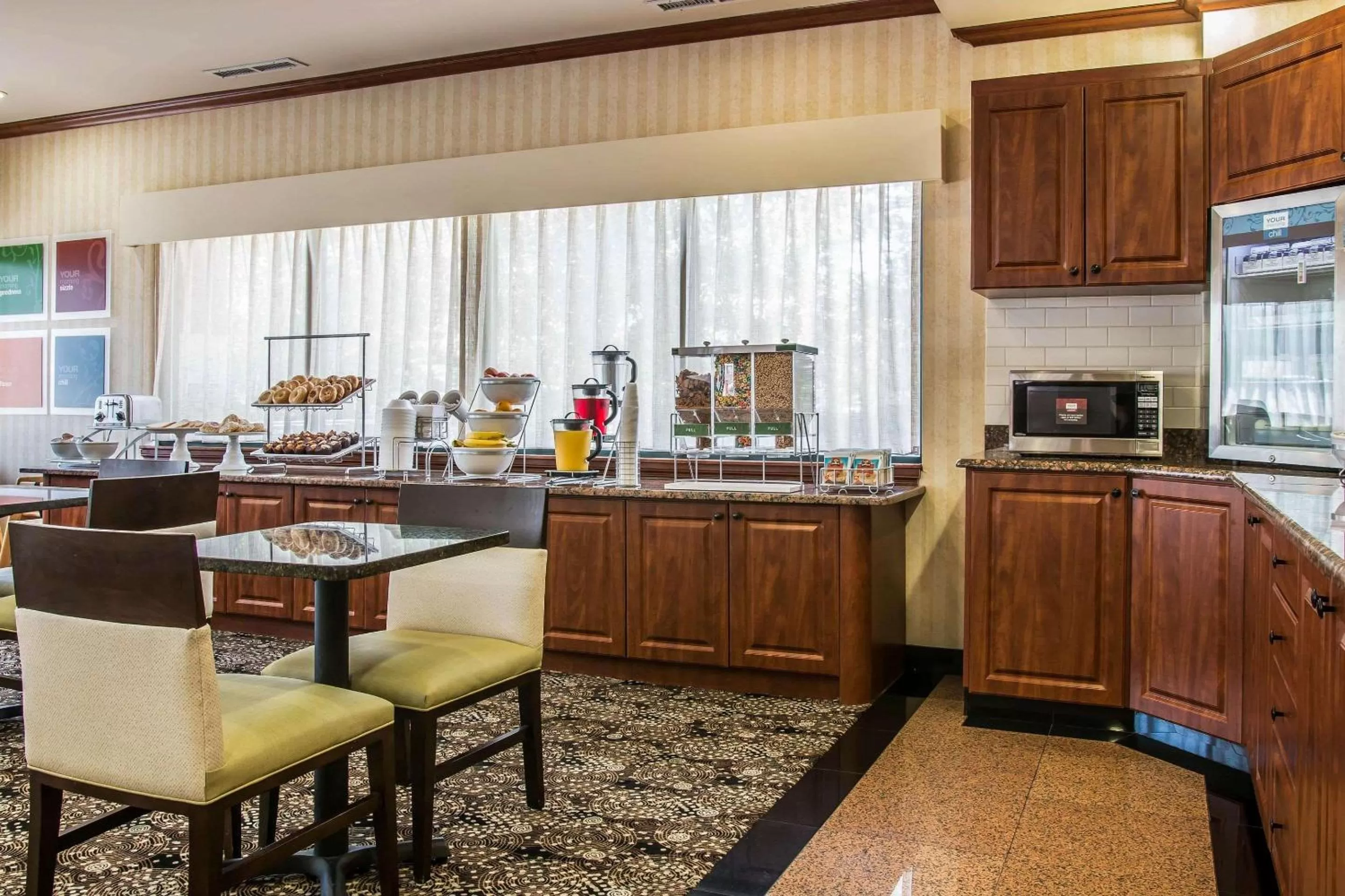 Restaurant/places to eat in Comfort Suites Canton - Detroit
