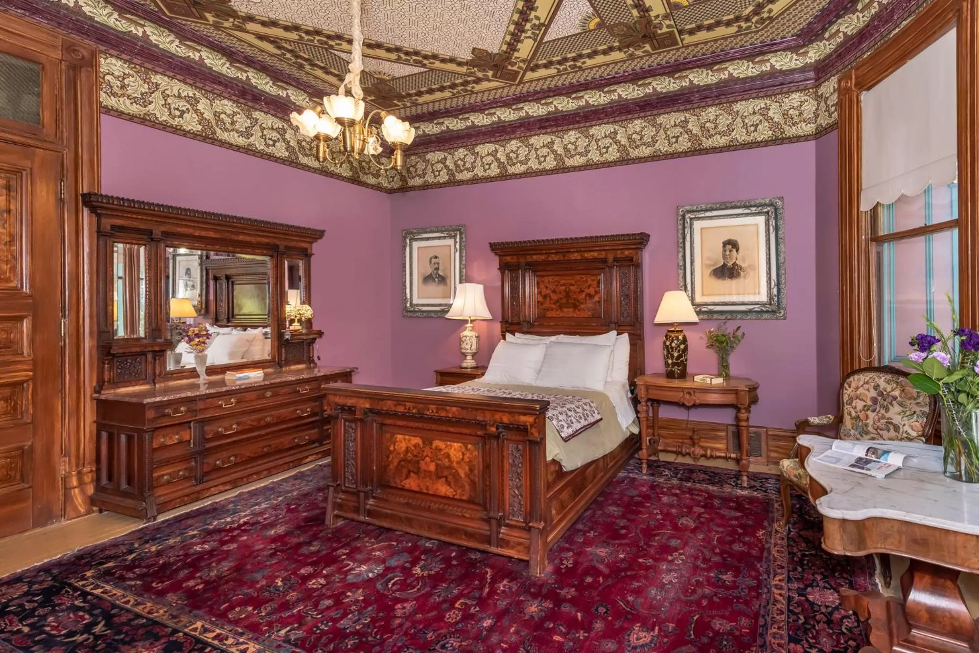 Photo of the whole room in Chateau Tivoli Bed and Breakfast