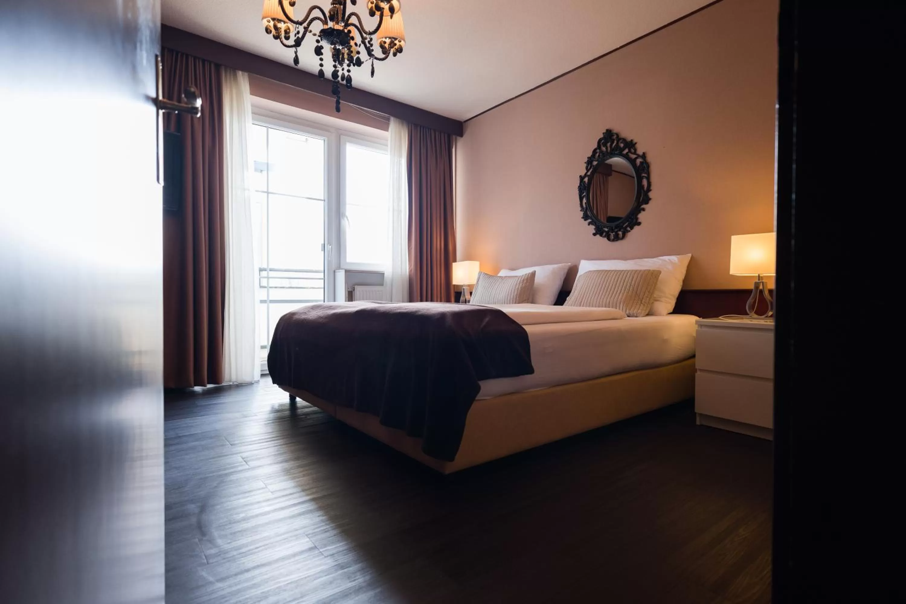 Bedroom, Bed in Hotel Salzburg