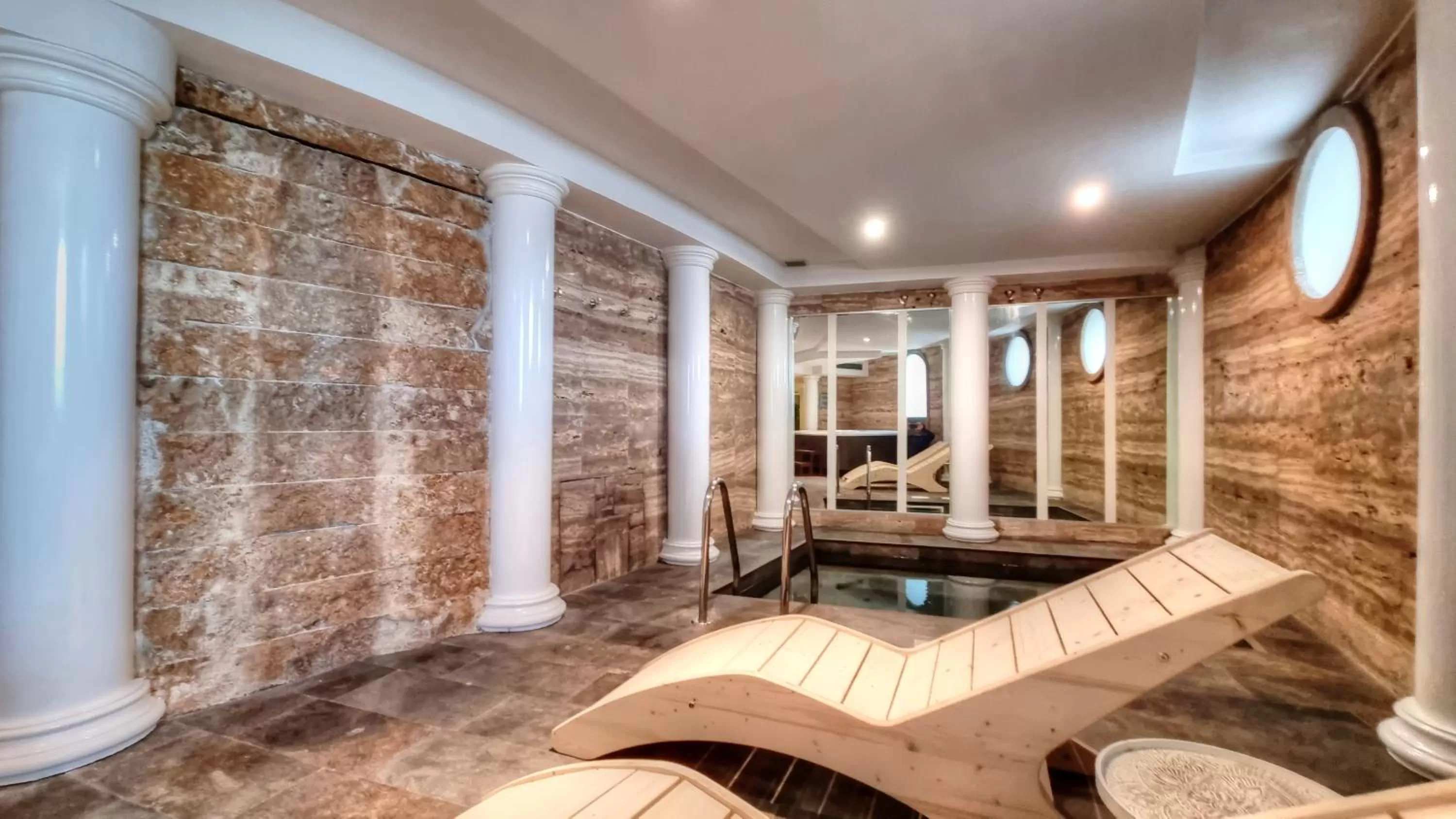 Spa and wellness centre/facilities in Hotel Plaza