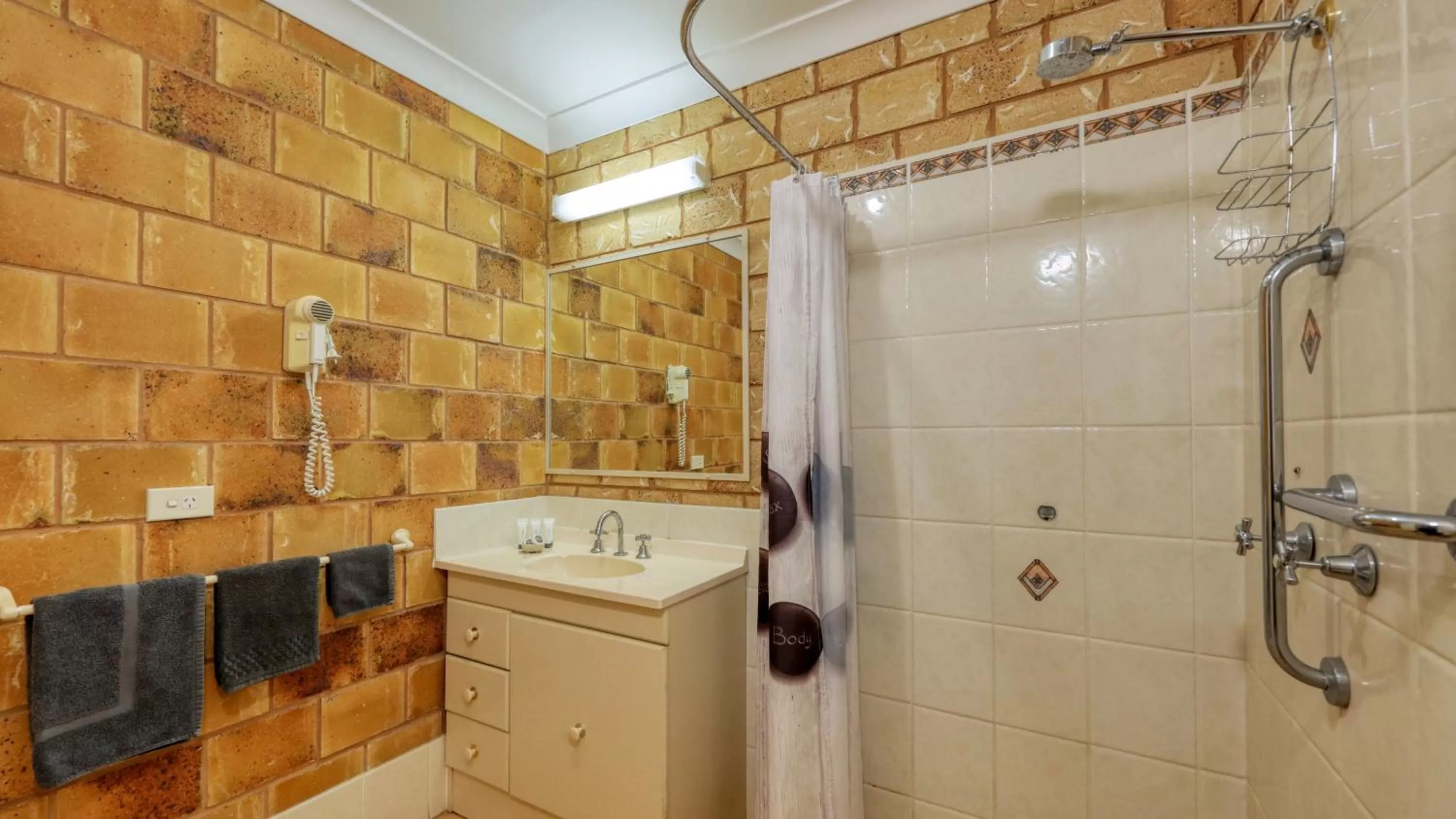 Facility for disabled guests in Darling River Motel