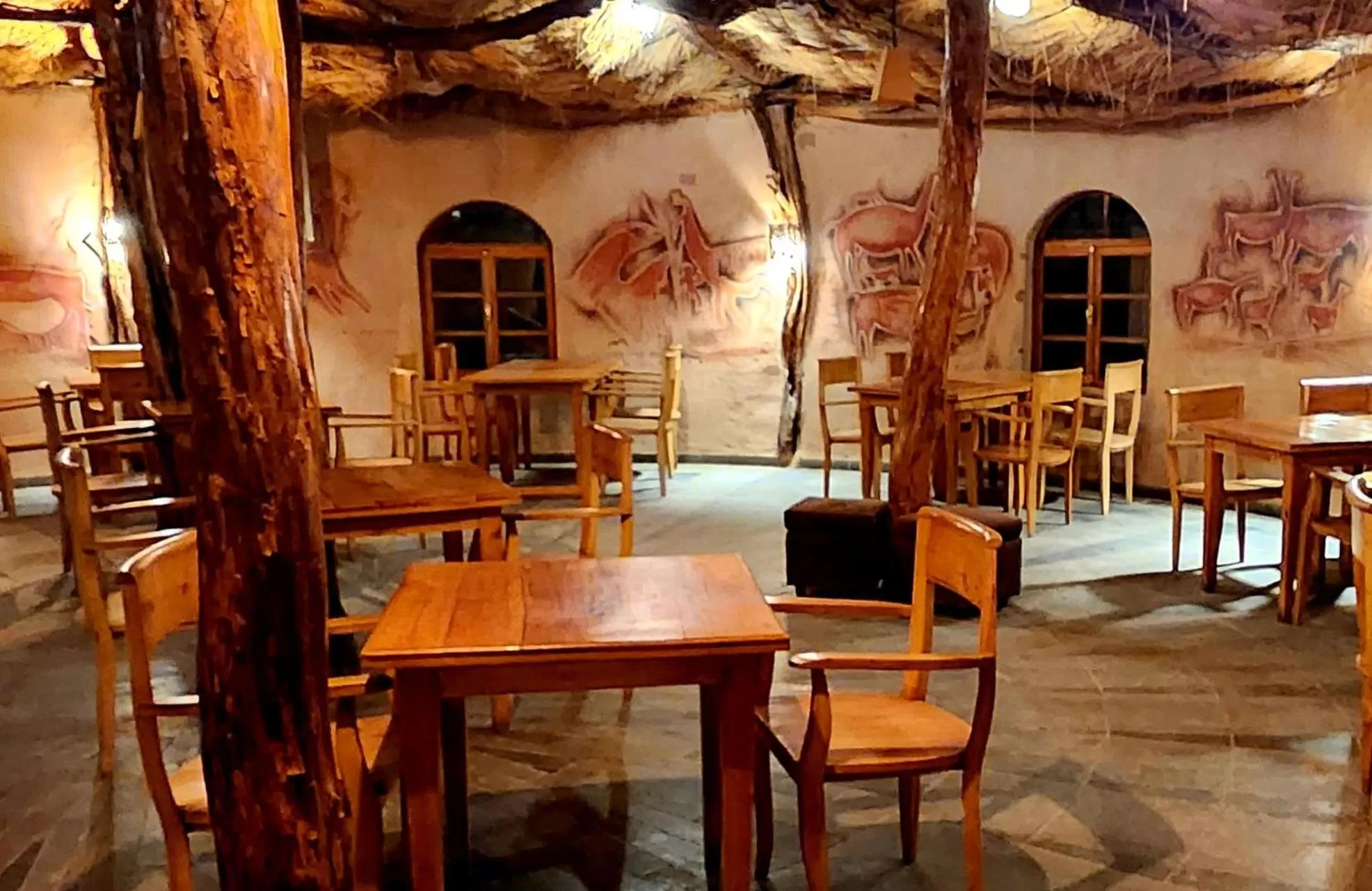 Restaurant/places to eat in Hotel Tulor