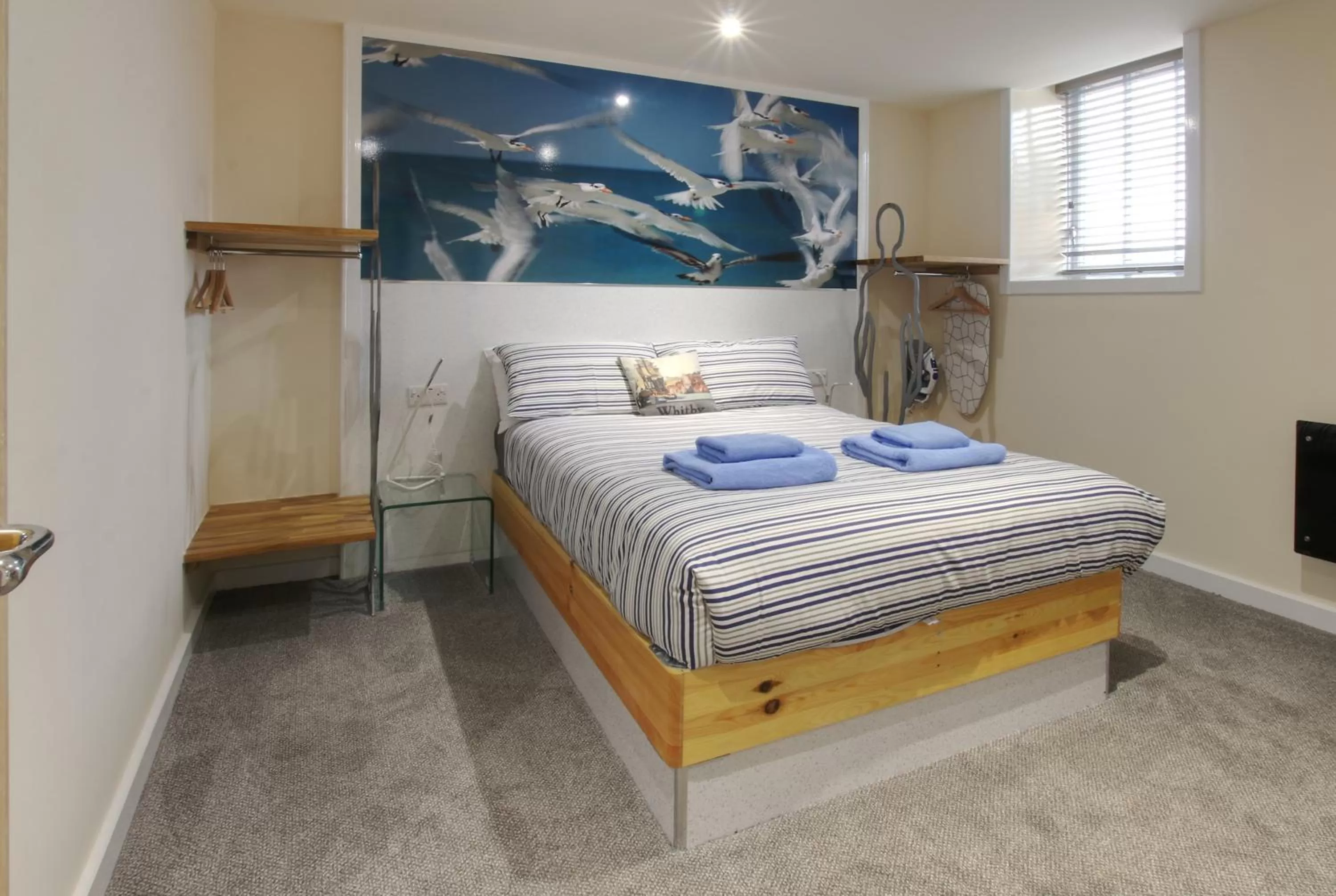 Photo of the whole room, Bed in Silver Street Suites