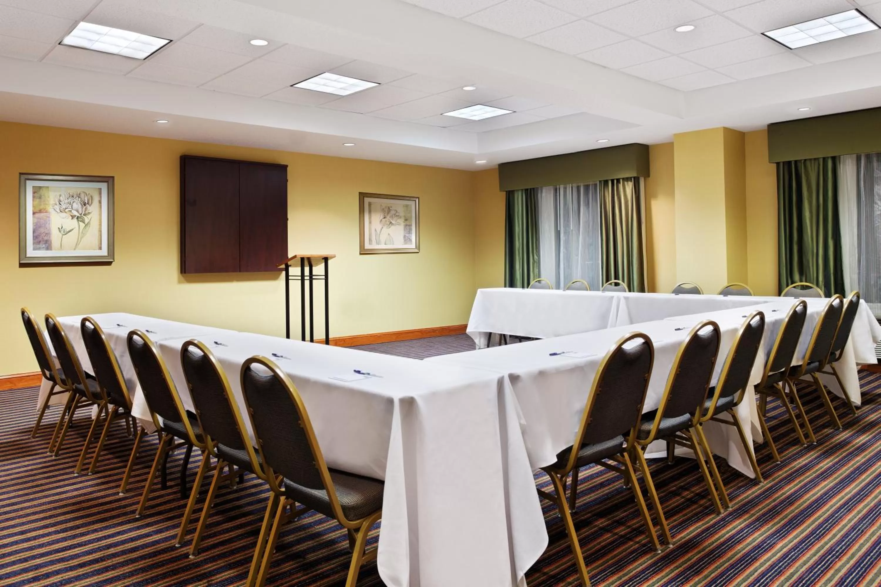 Meeting/conference room in Holiday Inn Express Richmond-Brandermill-Hull Street by IHG