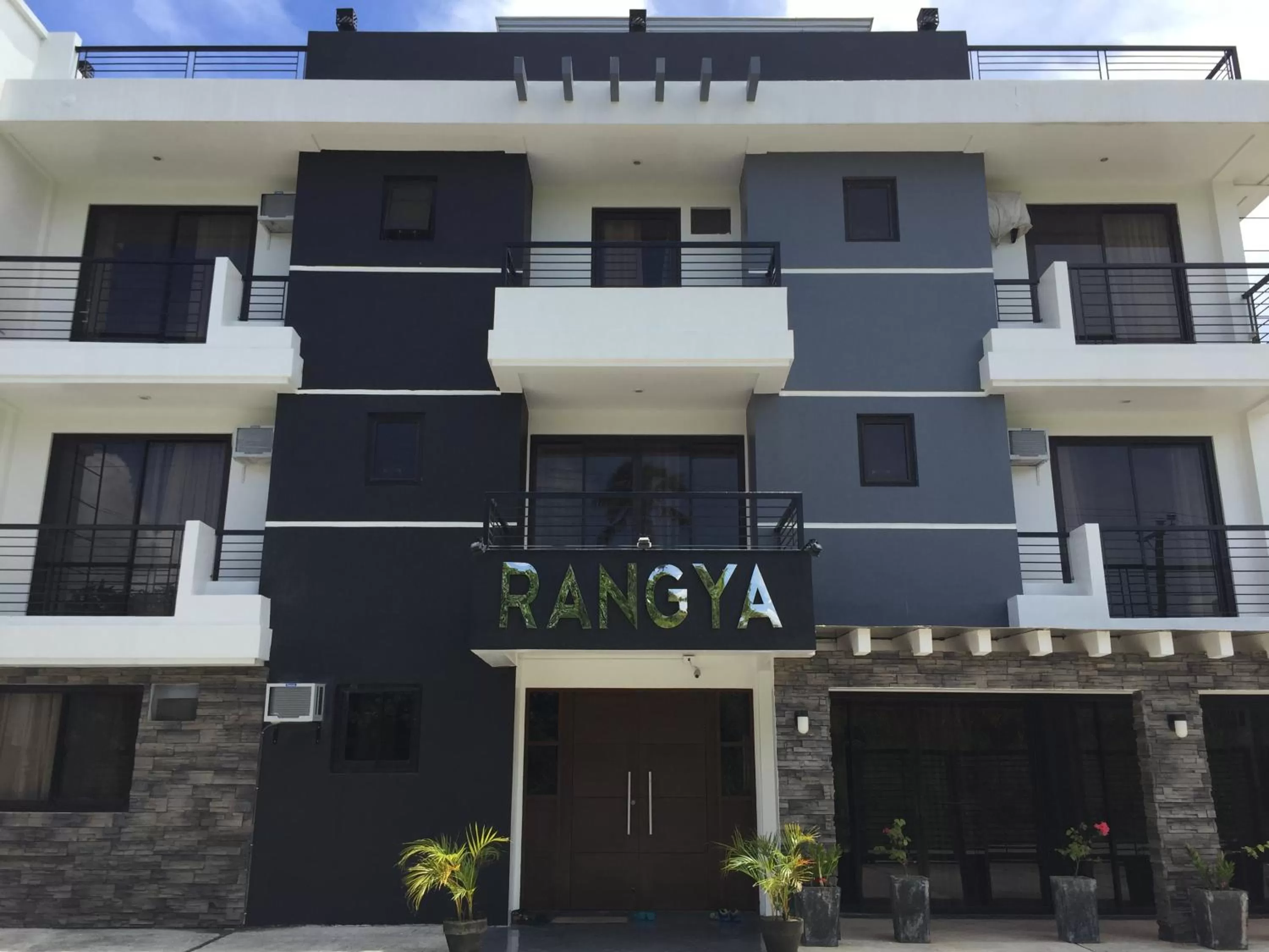 Property building in Rangya Hotel