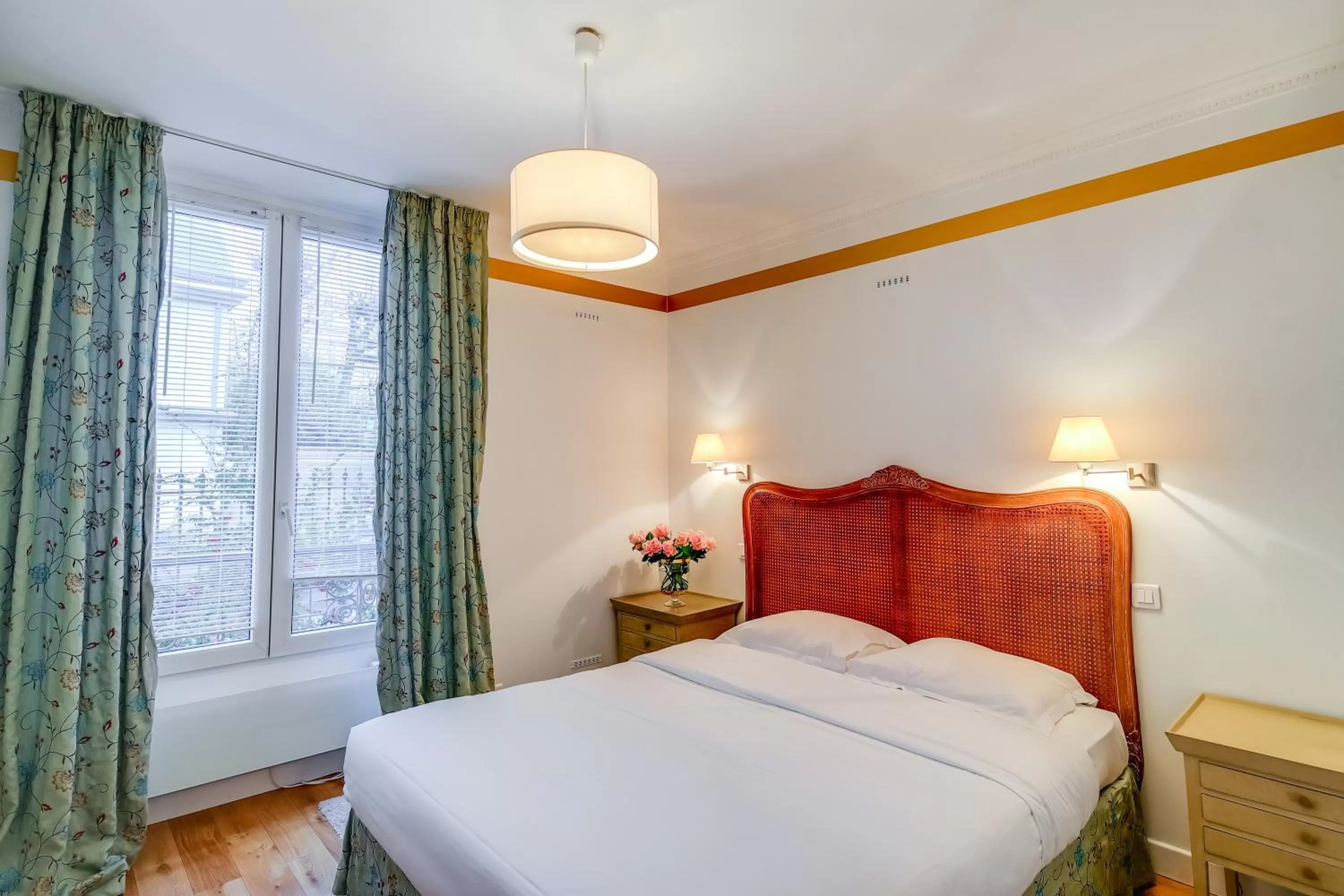 Bed in Villa Escudier Appart-hôtel