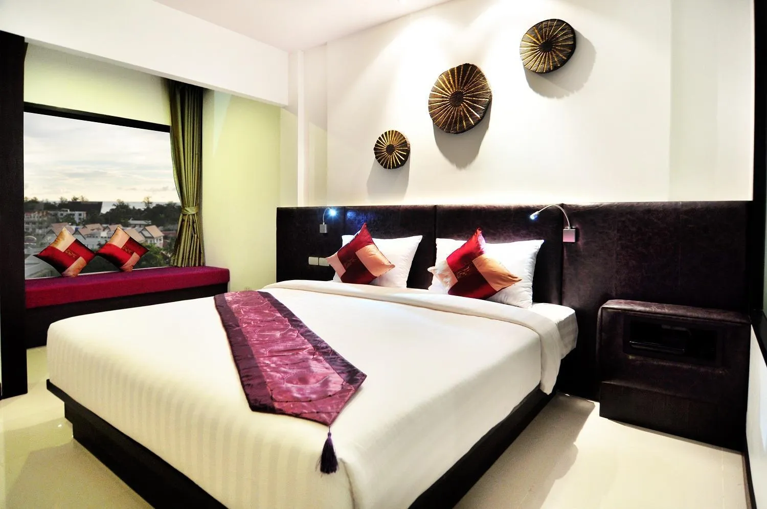 Restaurant/places to eat, Bed in The BluEco Hotel SHA Plus
