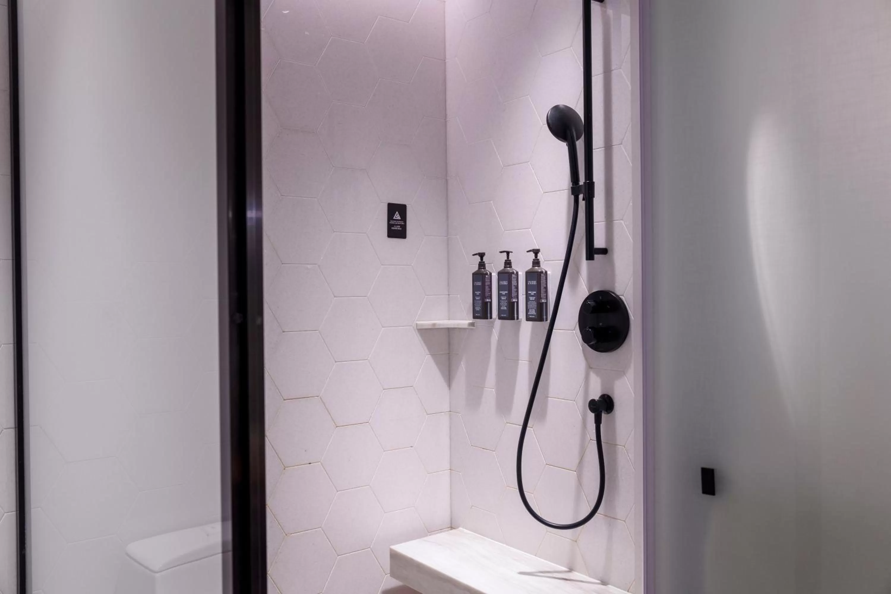 Shower in Sheraton Zhaoqing Dinghu