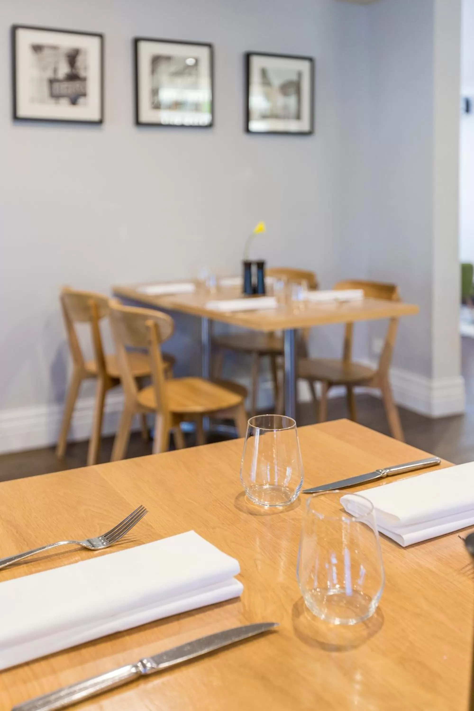 Restaurant/places to eat in The Waverley International Hotel