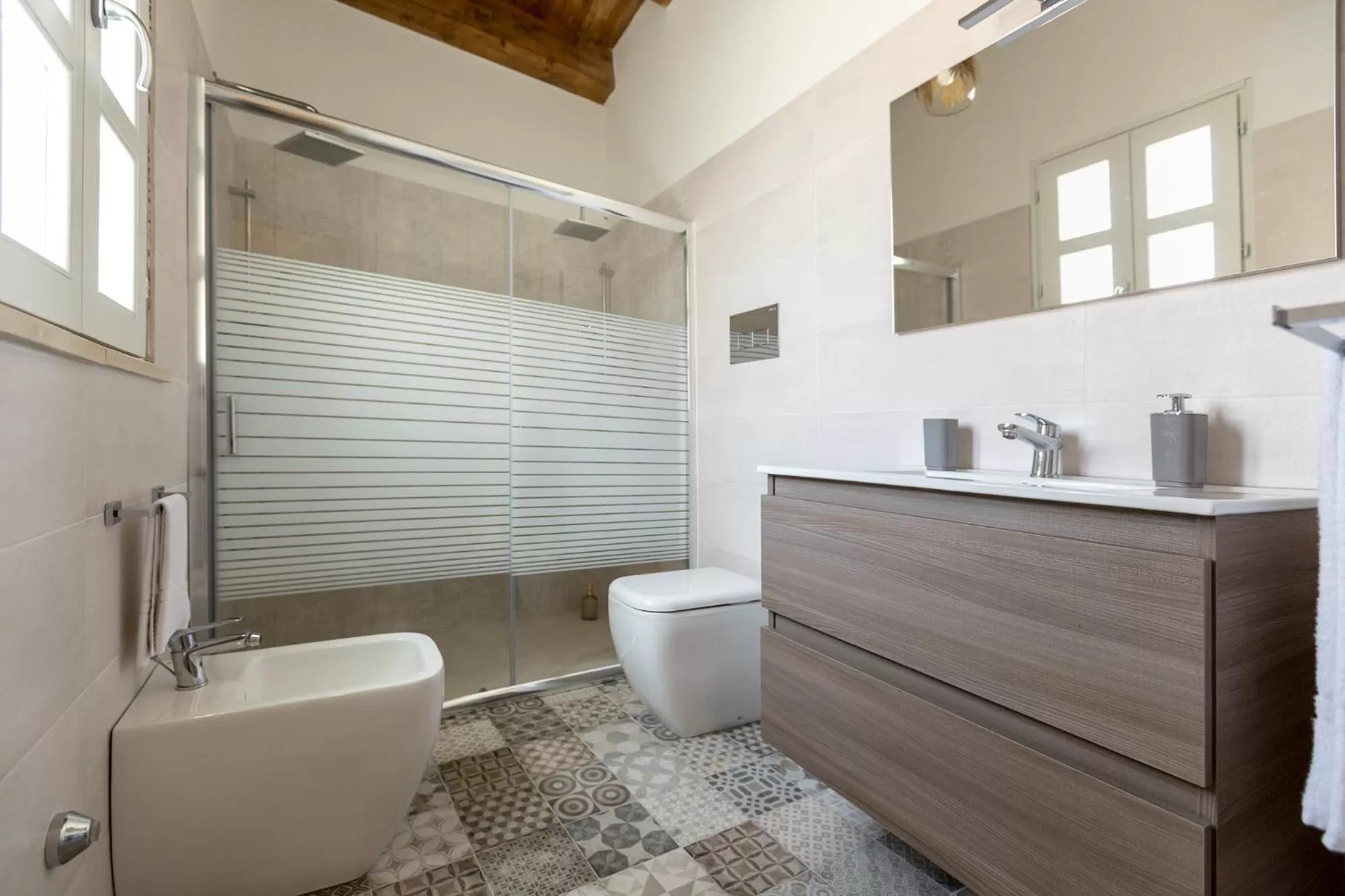 Shower in Ortigia Boutique Palace