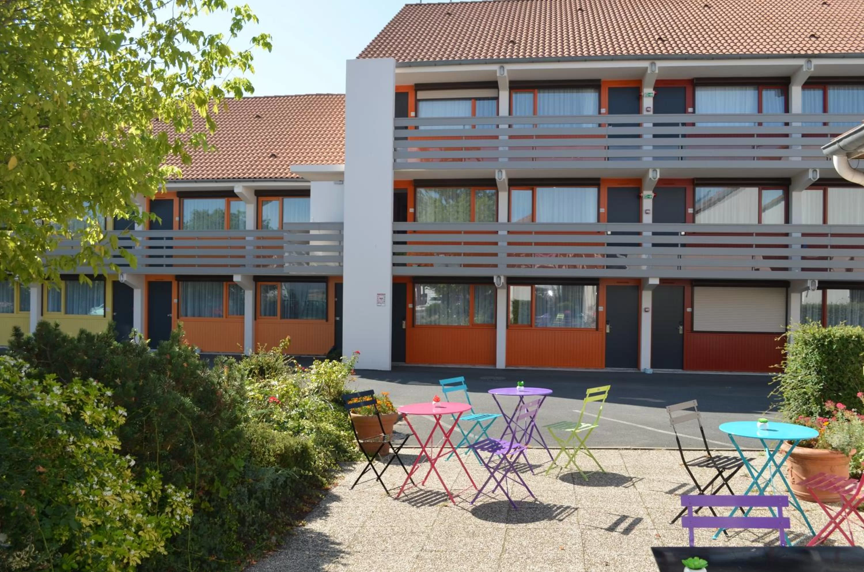 Property building in initial by balladins La Roche-sur-Yon