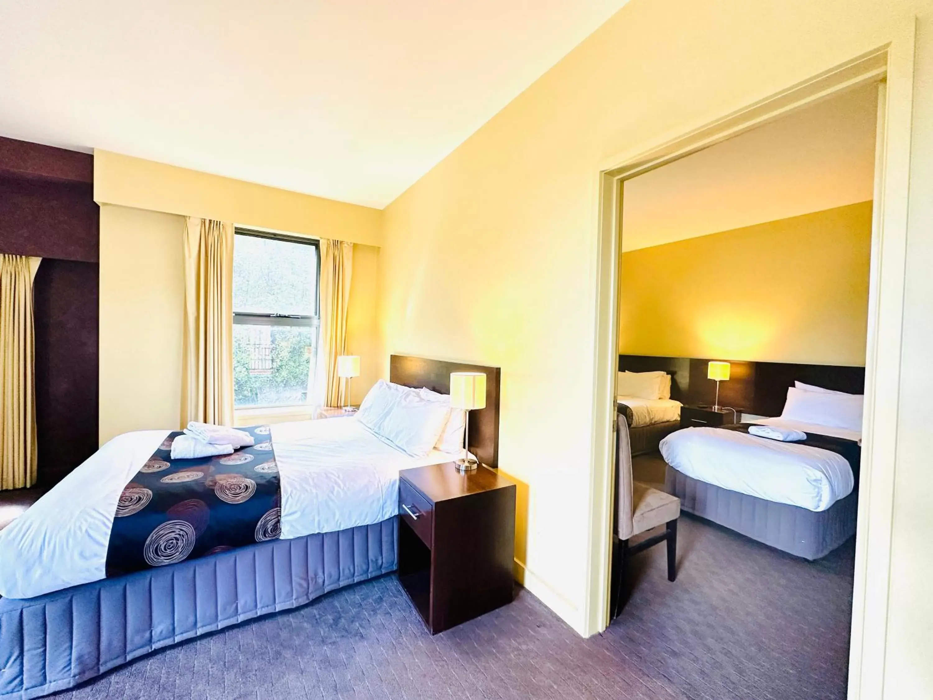 Family Room with Bath in City Views Ballarart Family Room with Bath in City Views Ballarart