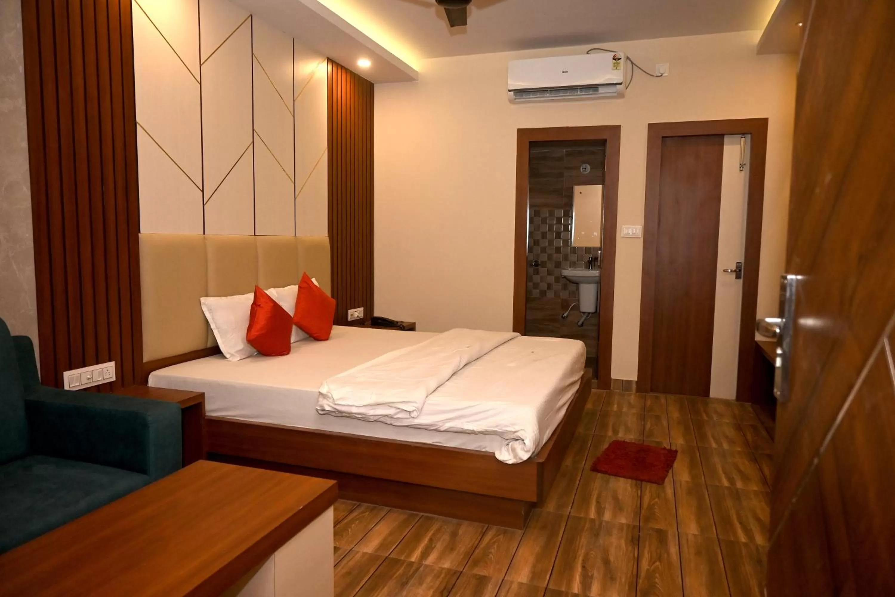 Bed in Royal Sea View