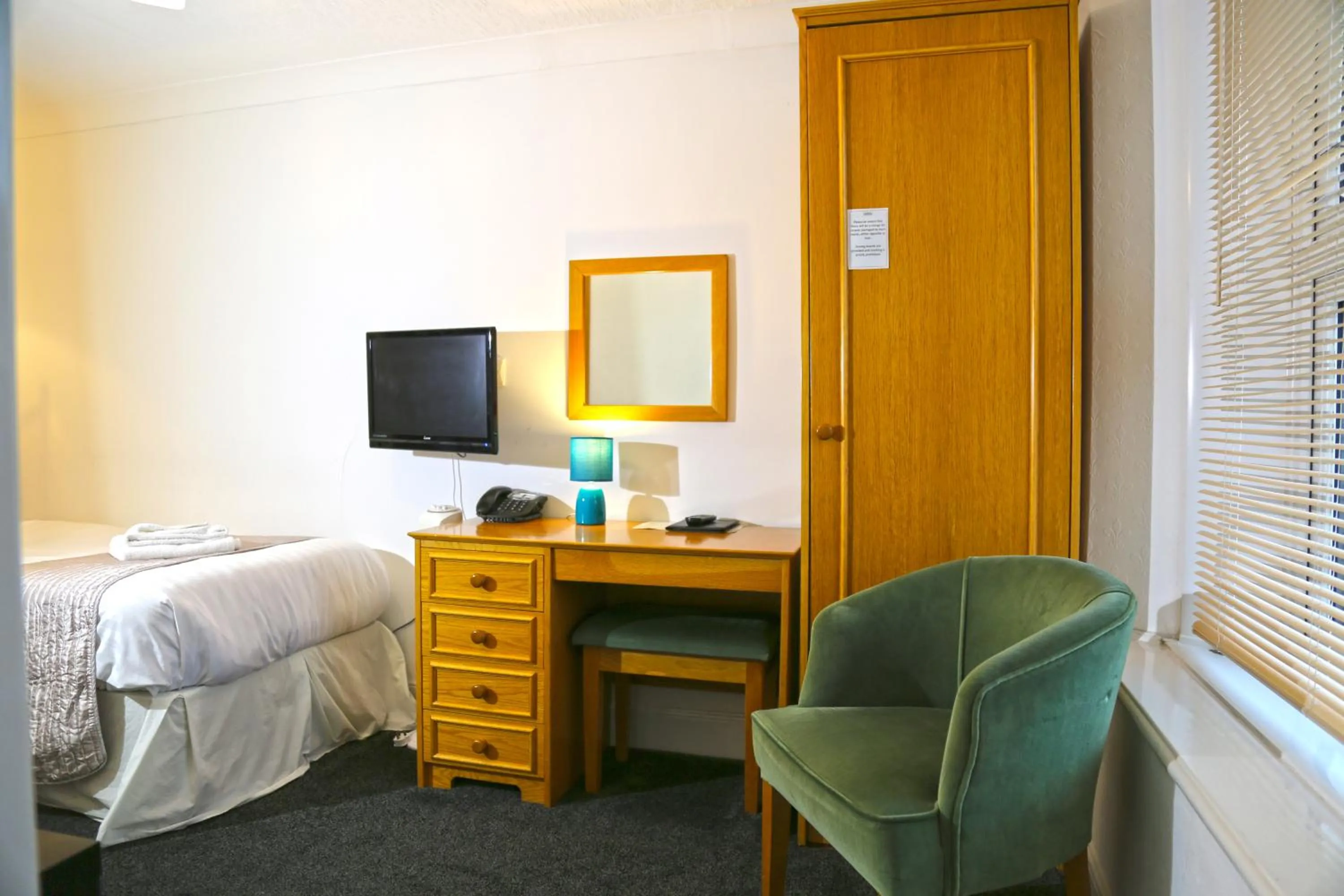 Bedroom, Bed in Westberry Hotel