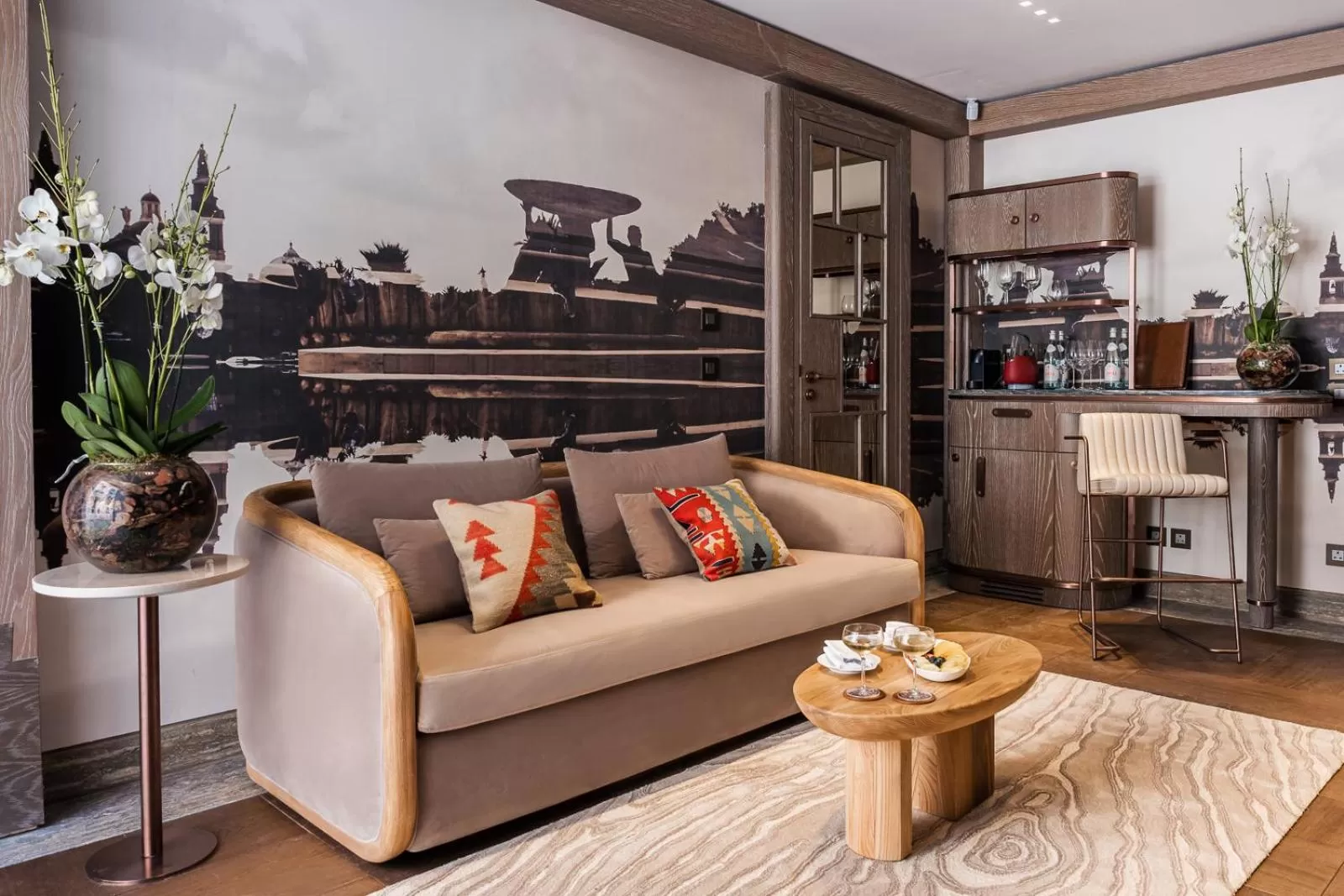 Seating area in Iniala Harbour House