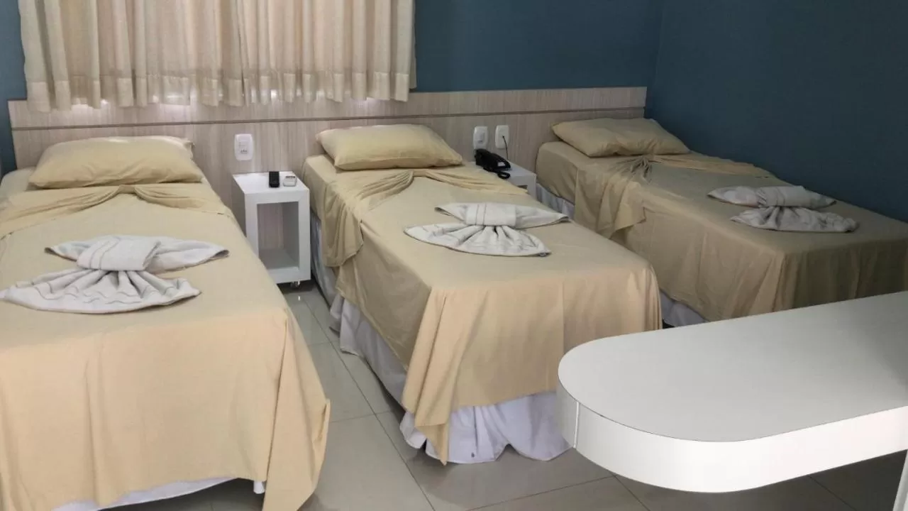 Luxury Triple Room in Hotel Roni