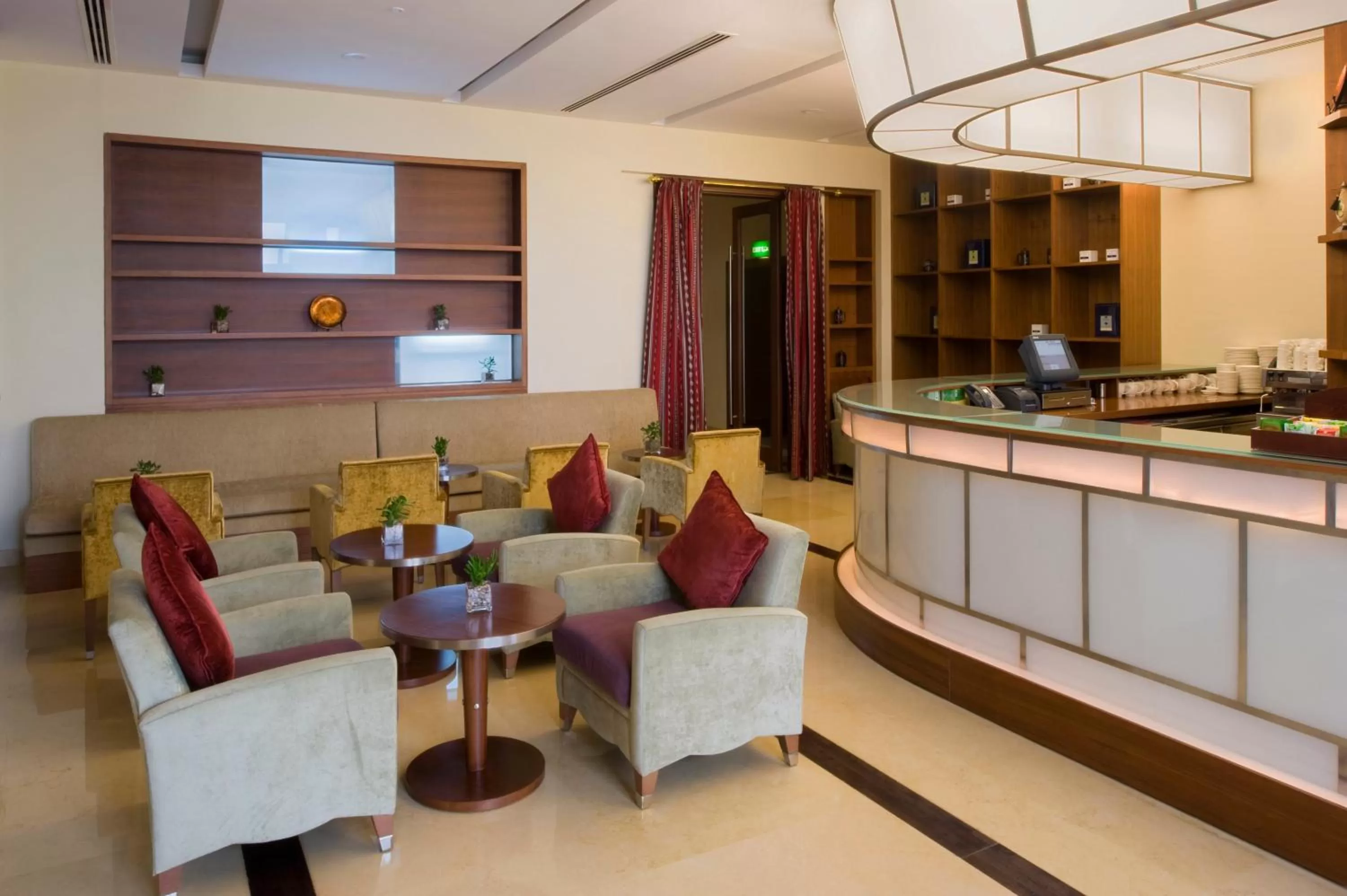 Restaurant/places to eat in Crowne Plaza Sohar by IHG