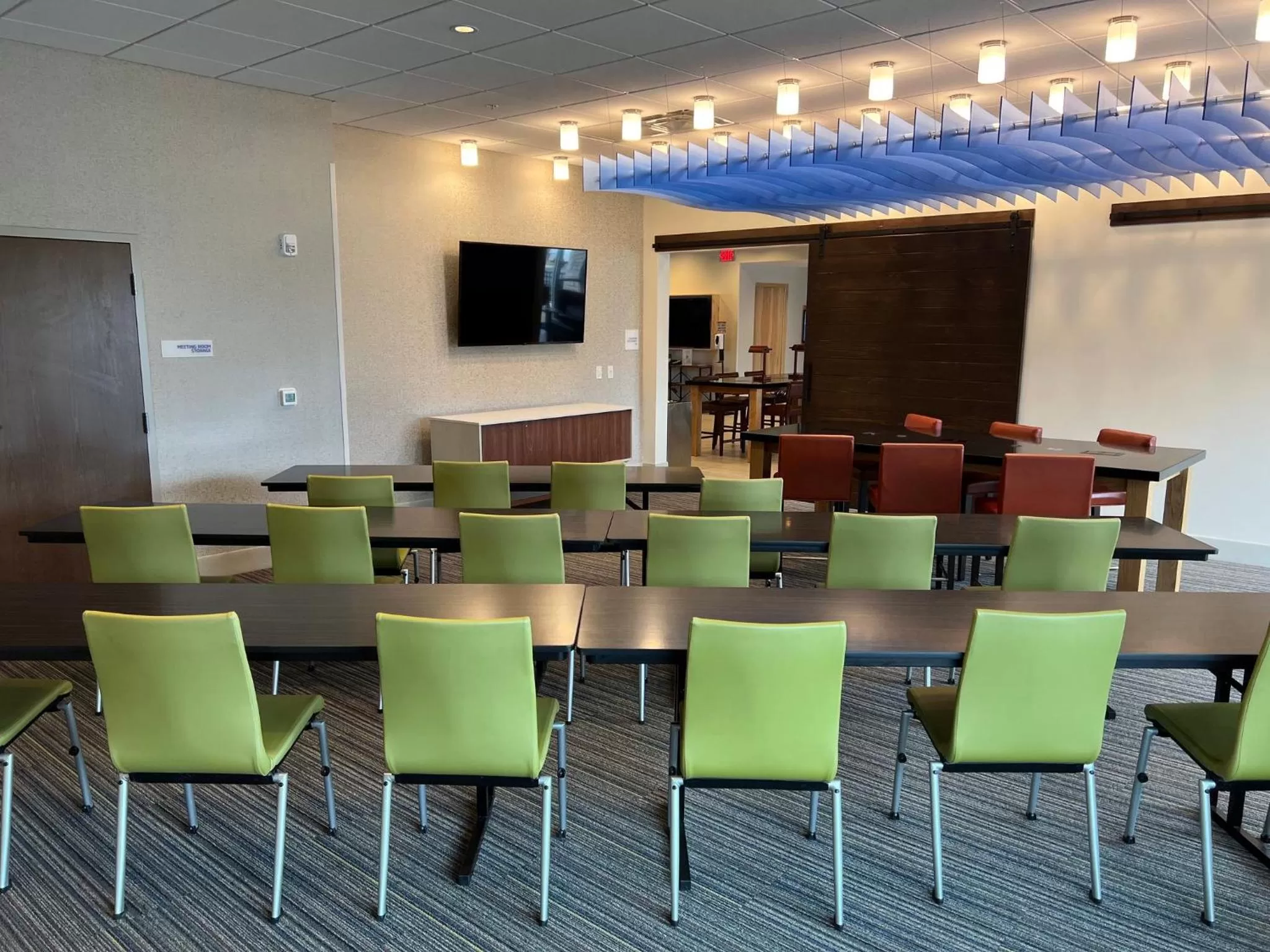 Meeting/conference room in Holiday Inn Express & Suites Tuscaloosa East by IHG
