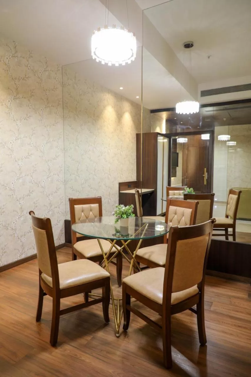 Living room in Hotel Gurudev Grand