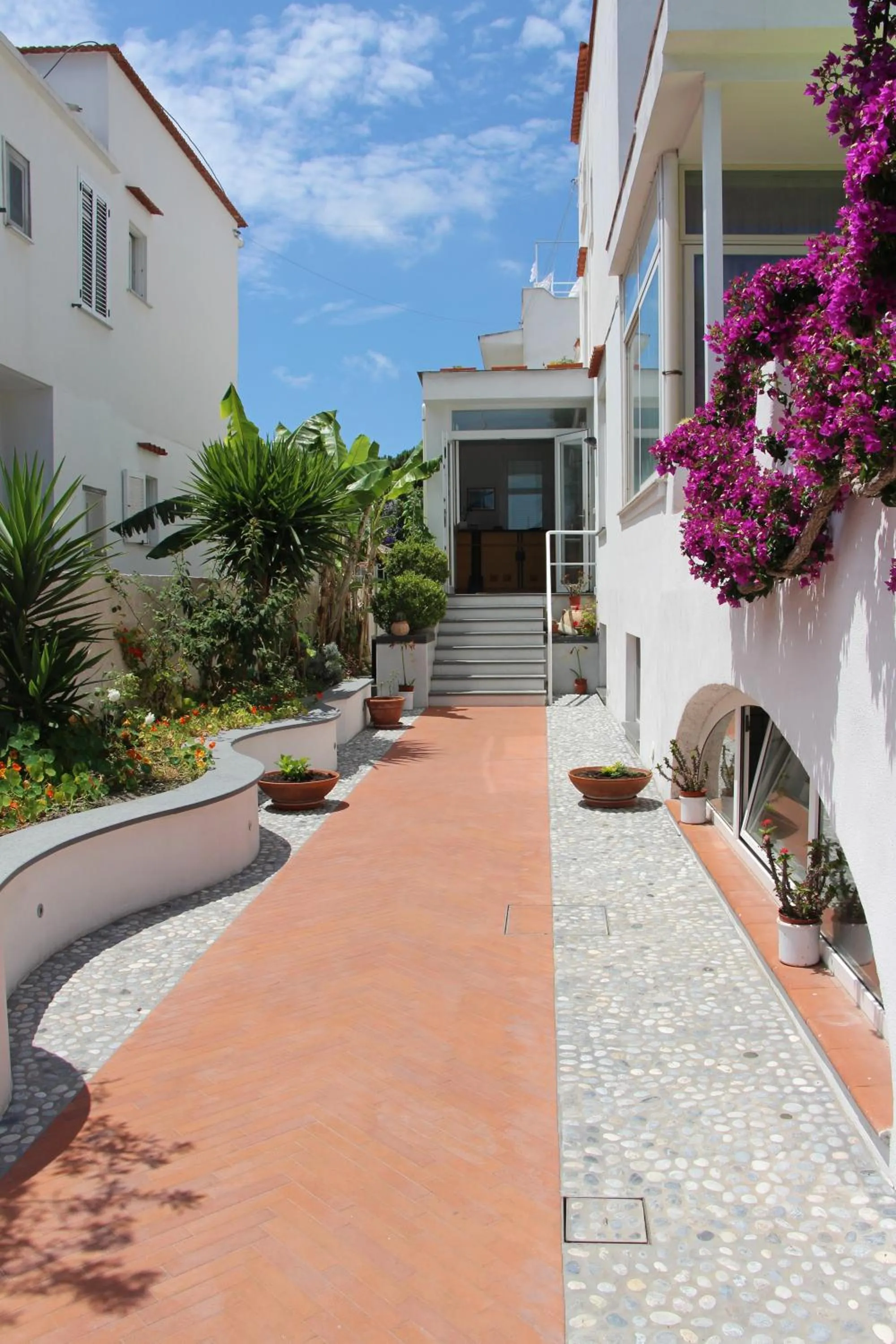 Facade/entrance in Hotel Villa Cecilia