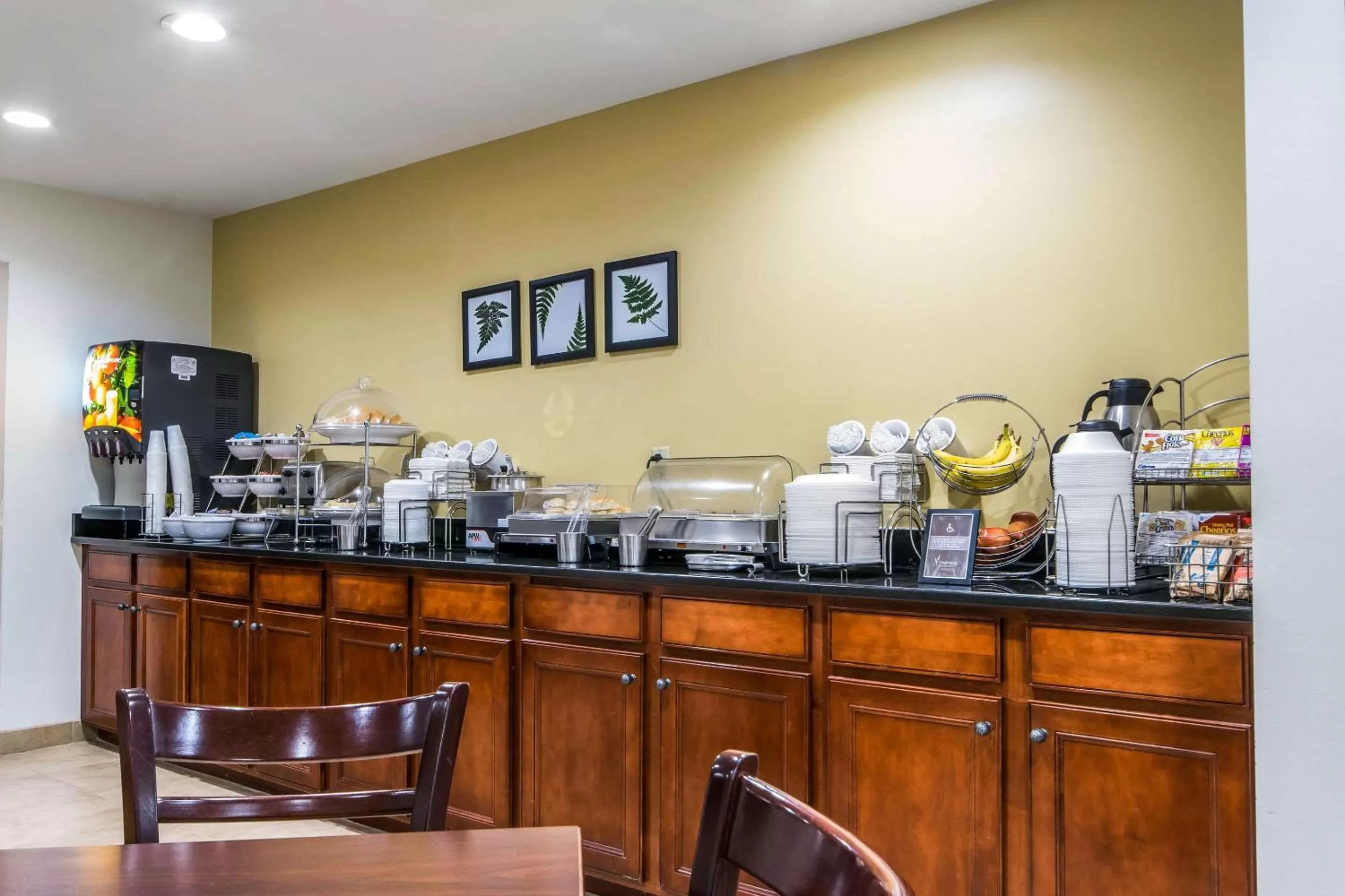 Restaurant/places to eat in Sleep Inn