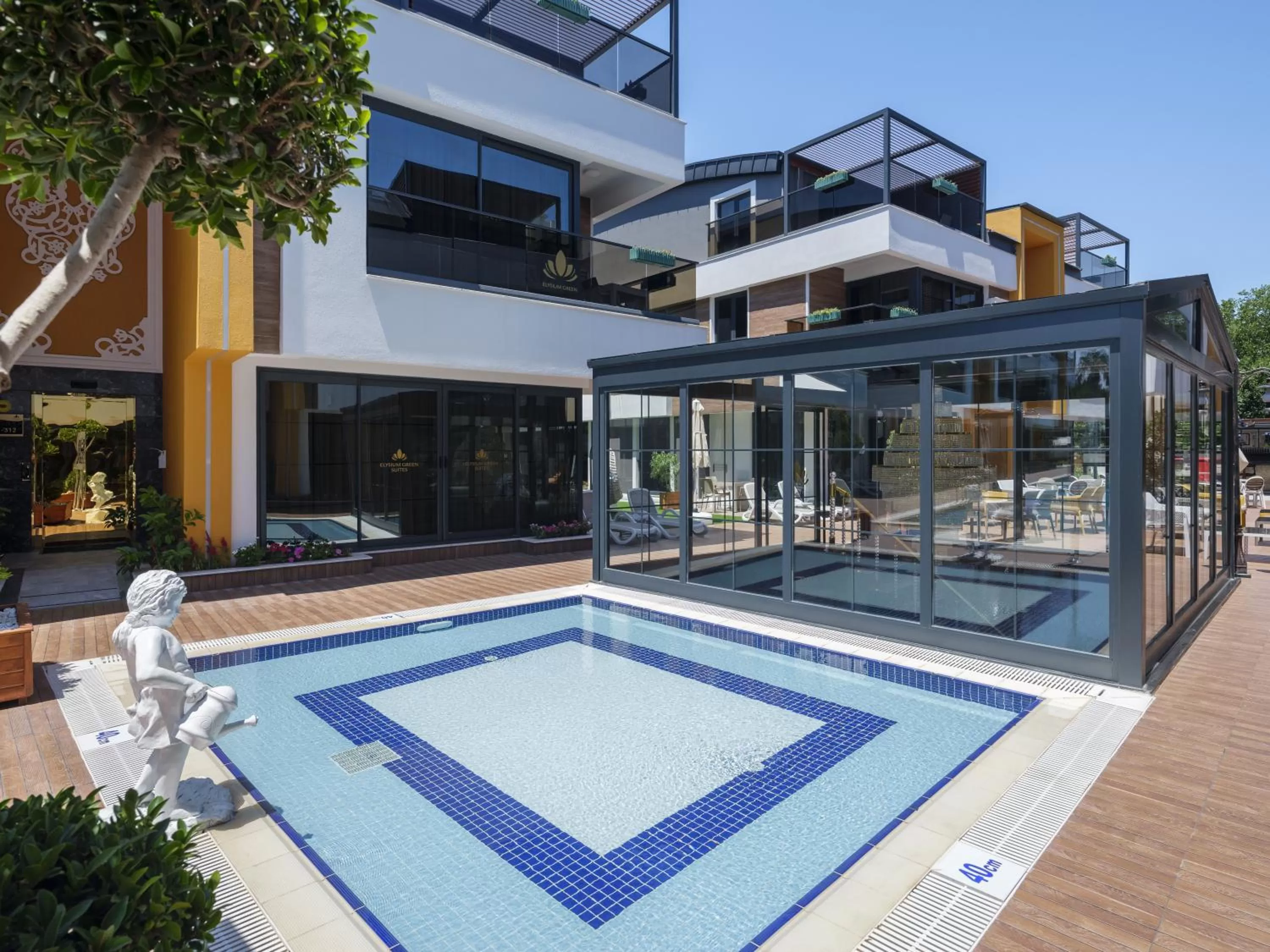 Children play ground in Elysium Green Suites