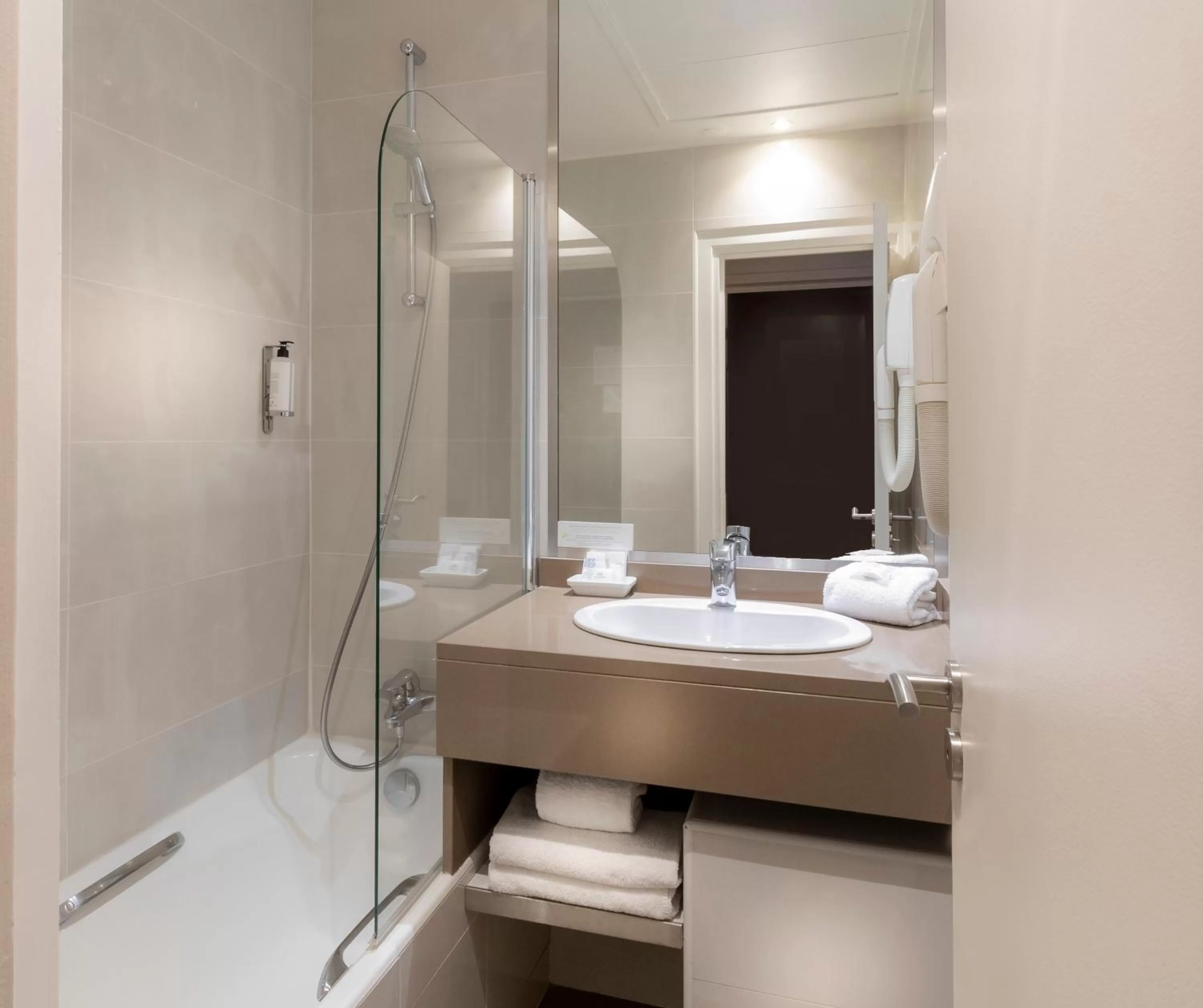 Bathroom in Elysées Ceramic