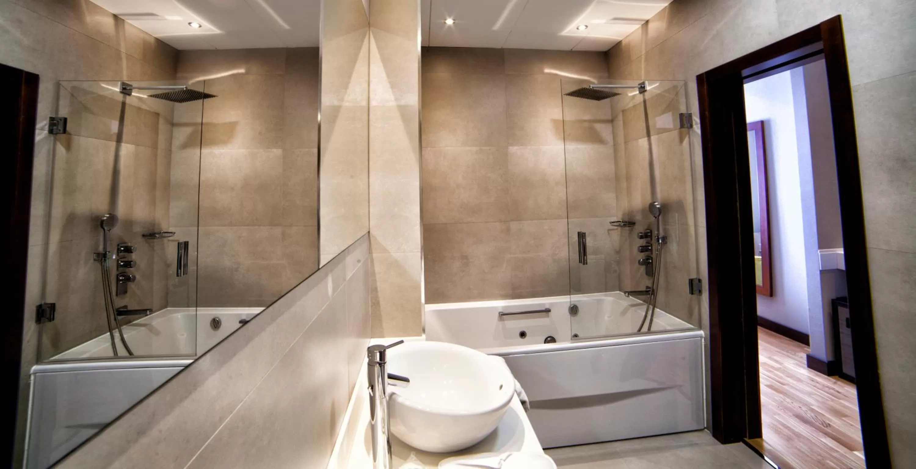 Bathroom in Hotel Parque Real